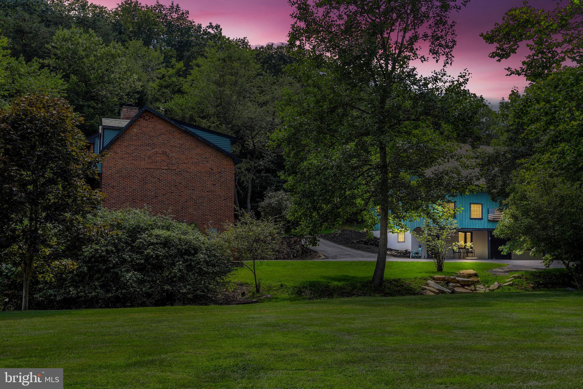 HEDGESVILLE - Residential