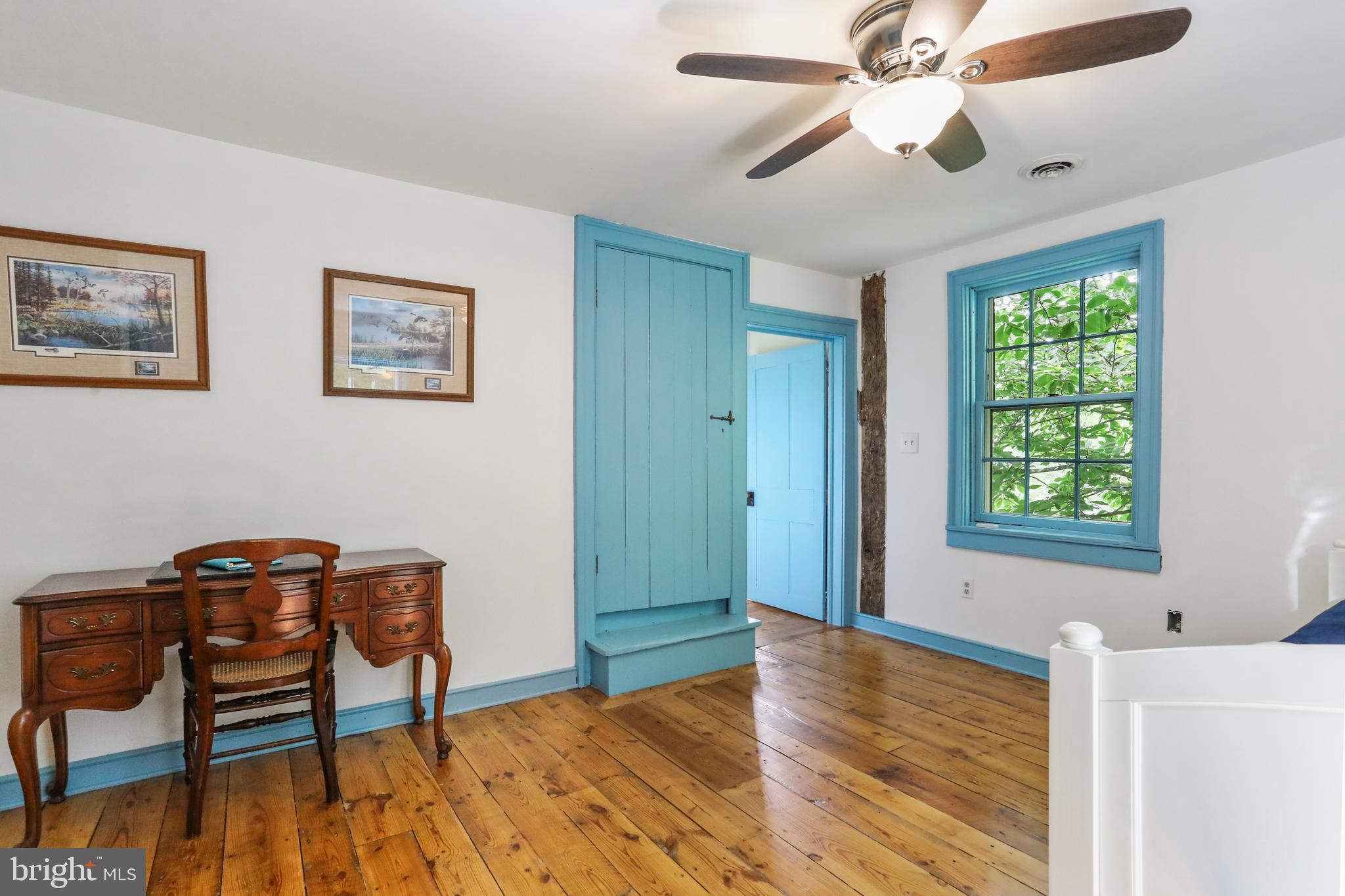 HEDGESVILLE - Residential