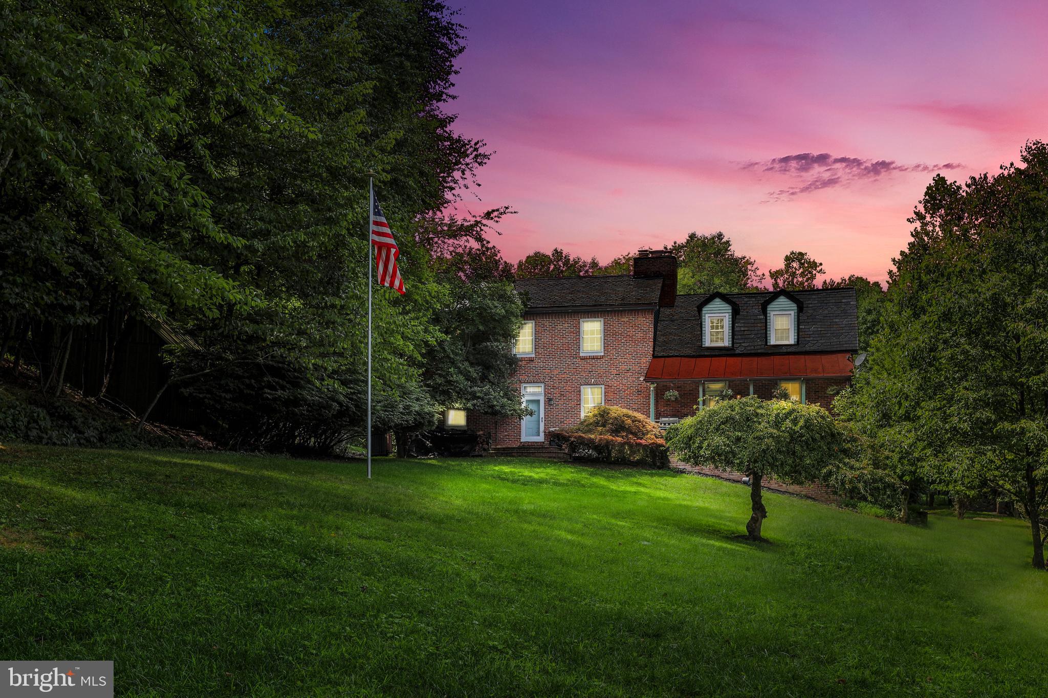 HEDGESVILLE - Residential