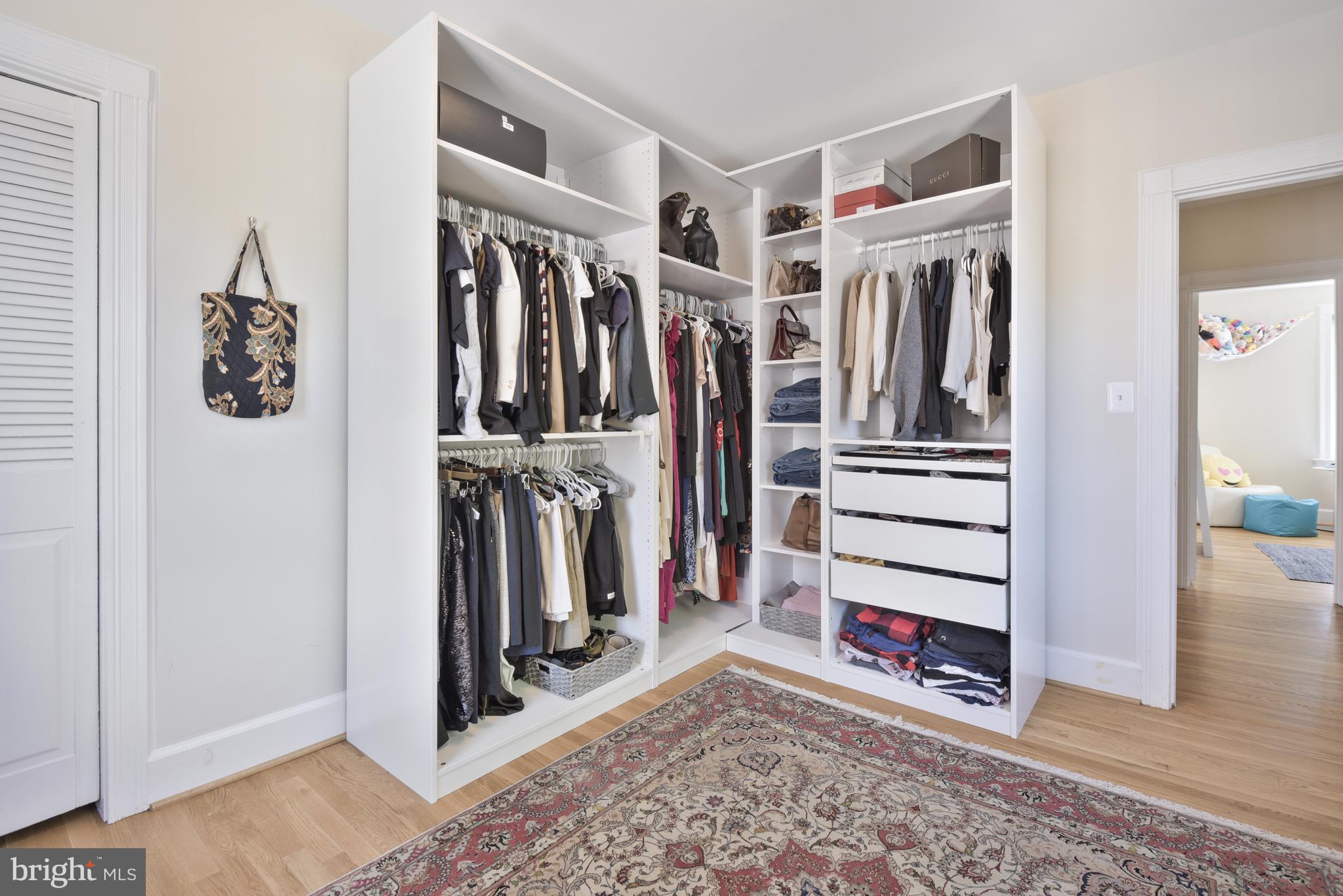 CHEVY CHASE VILLAGE - Residential