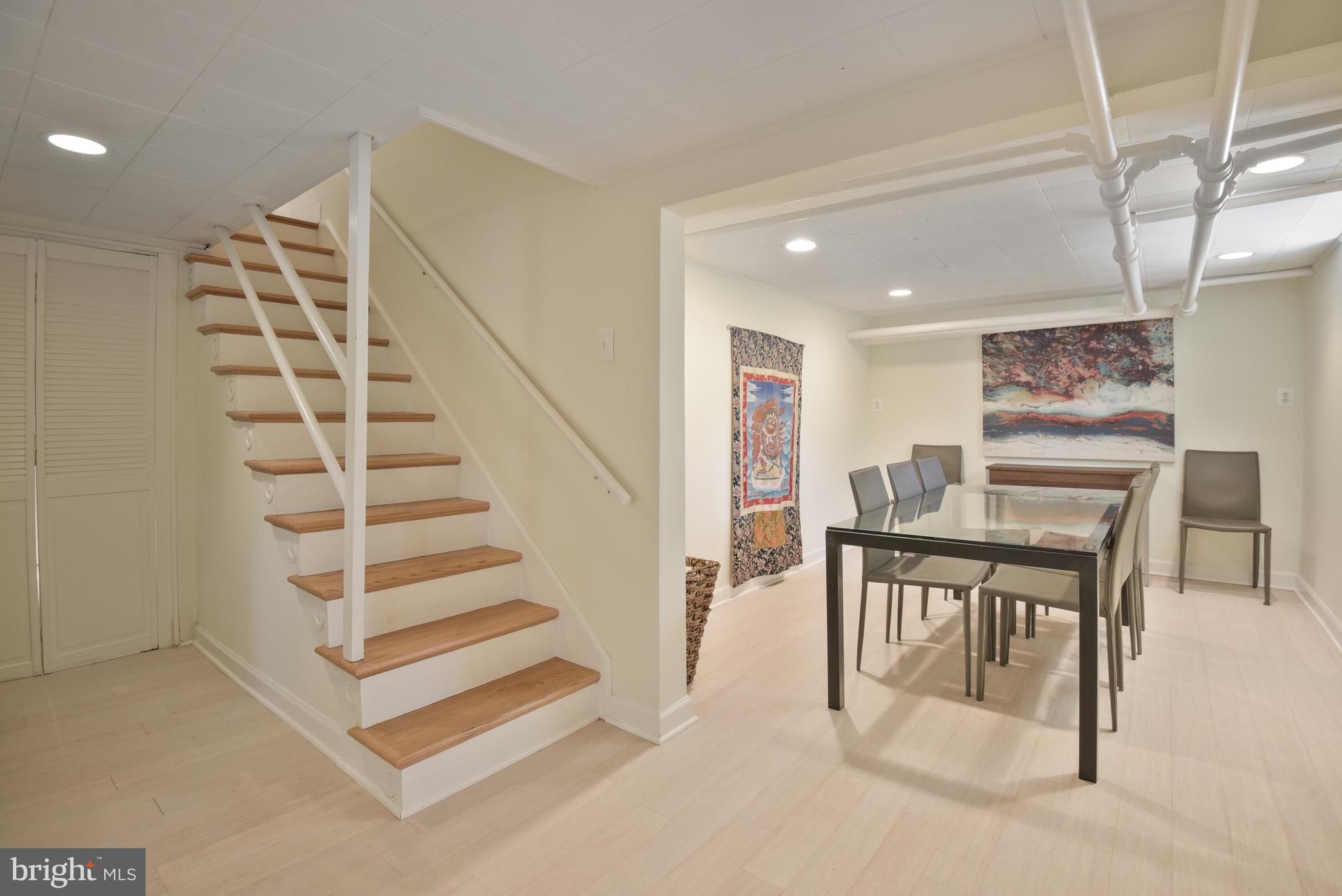 CHEVY CHASE VILLAGE - Residential