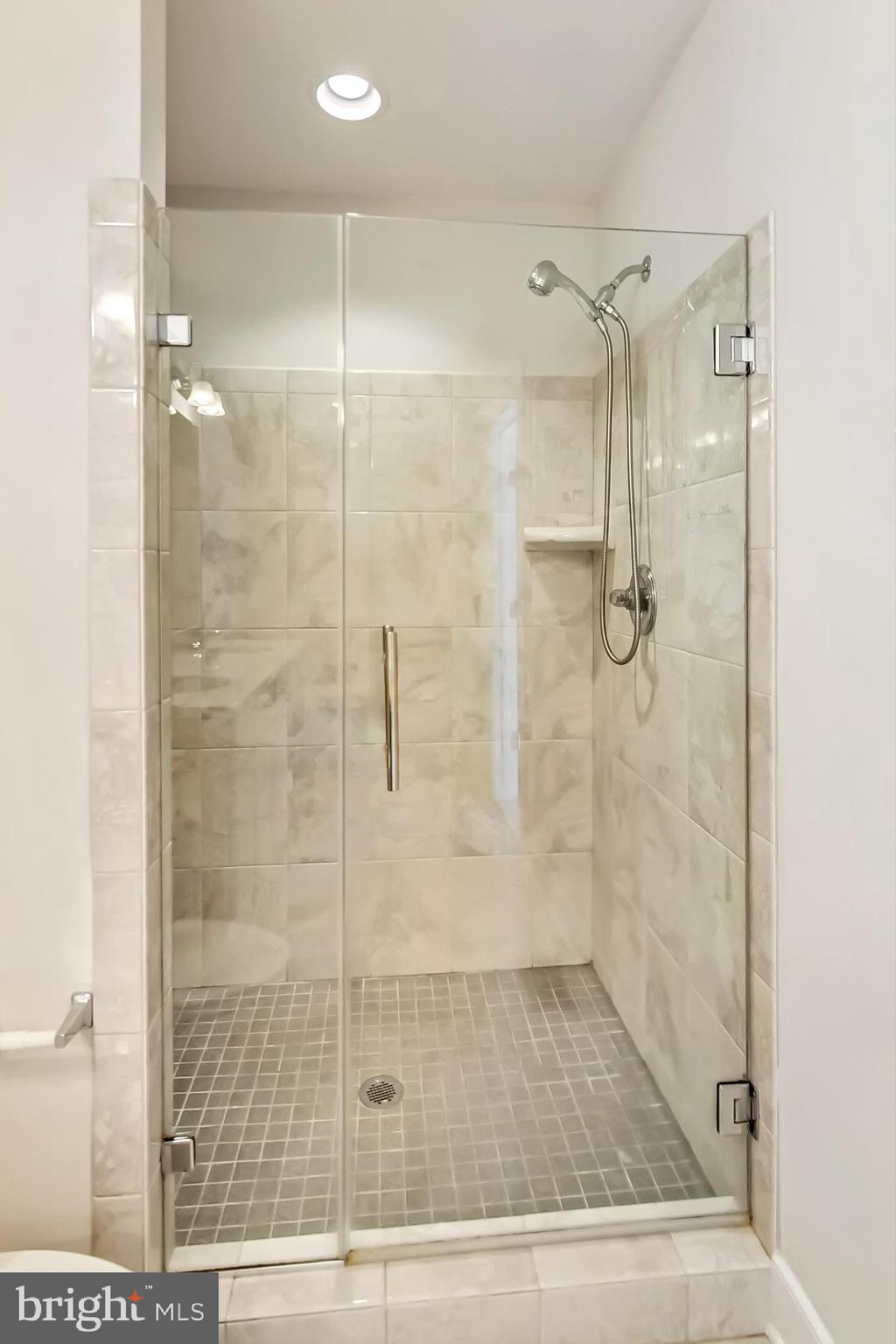 BRADFORD'S LANDING - Residential Lease