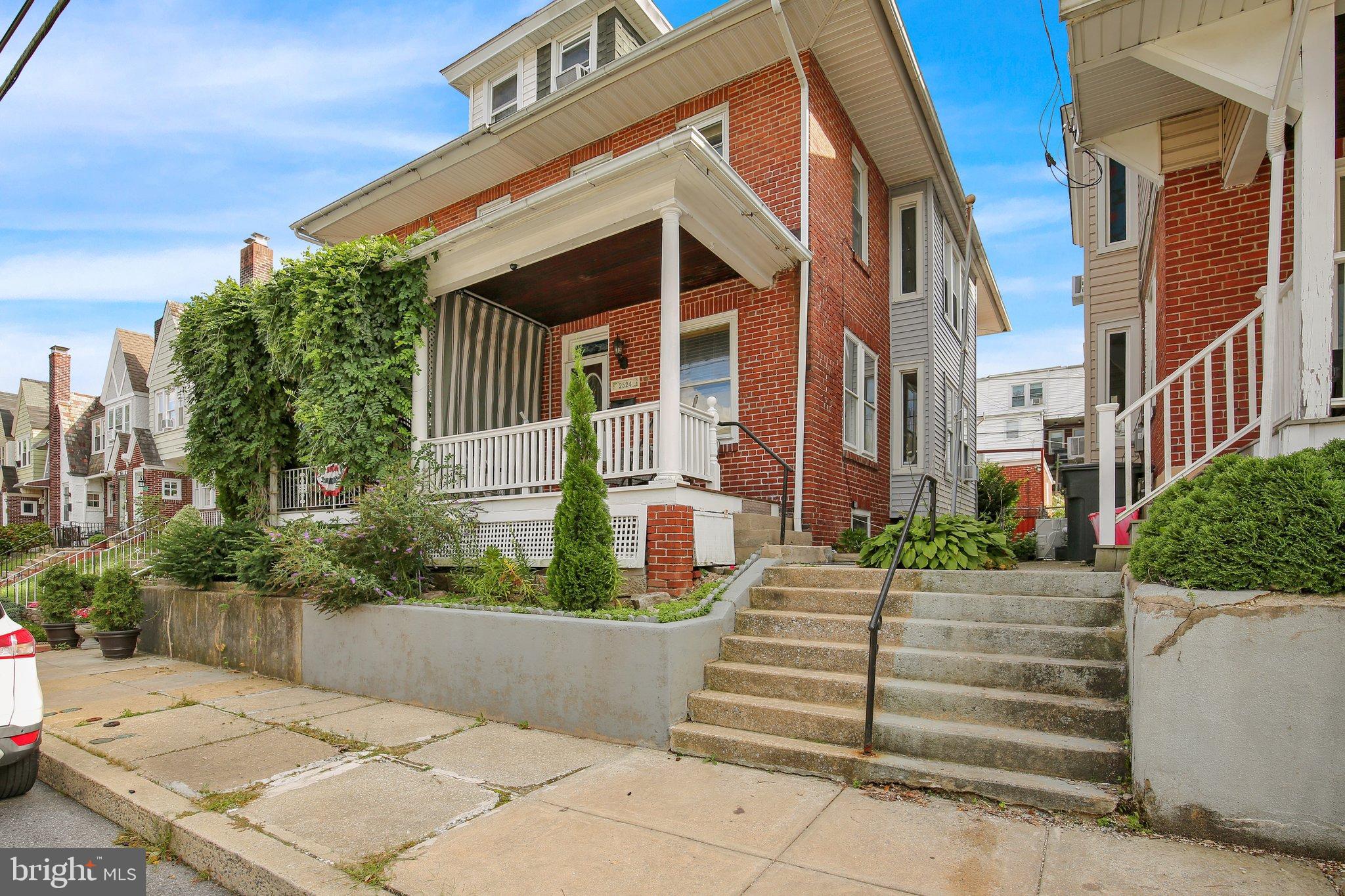 2524 GRANT STREET