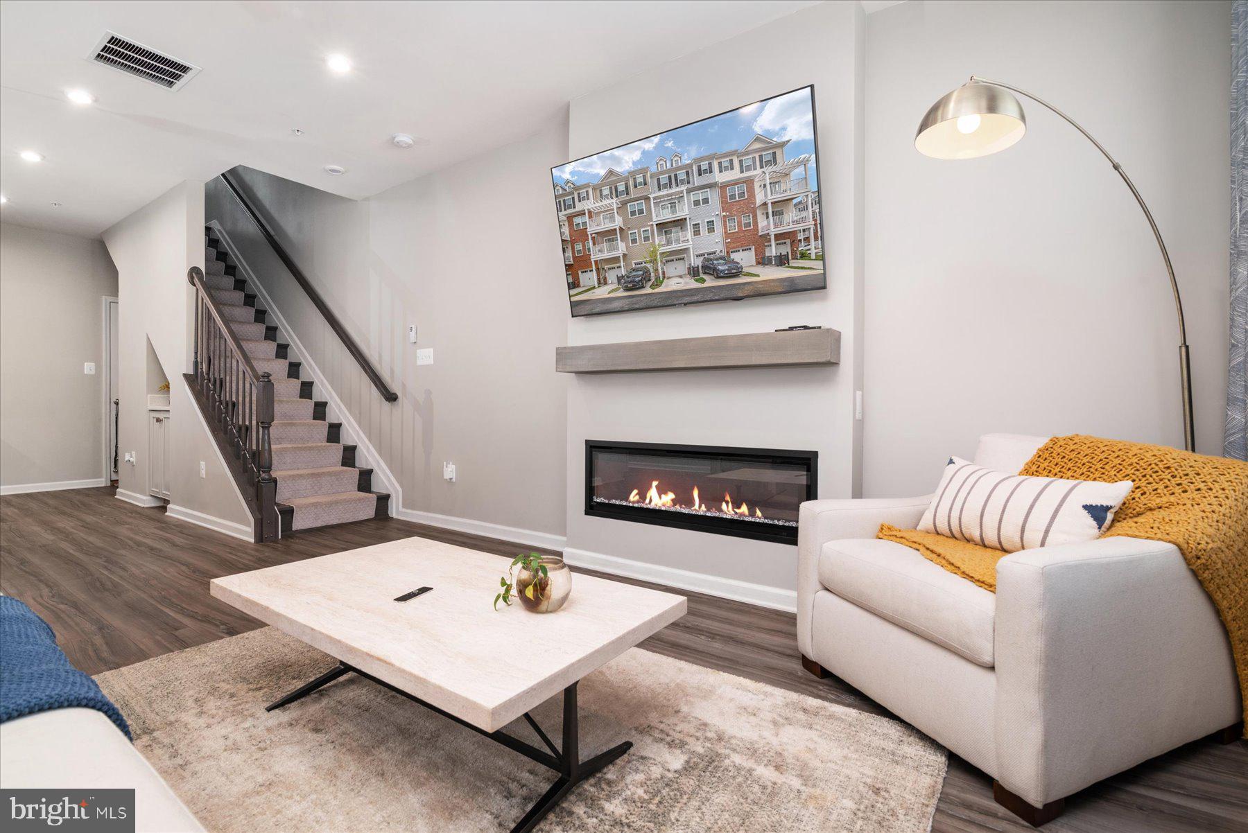 9436 DAVY LANE 475