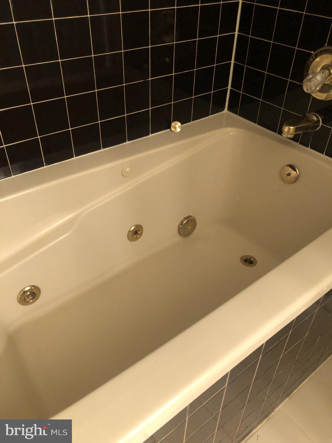 ARAGONA VILLAGE - Residential