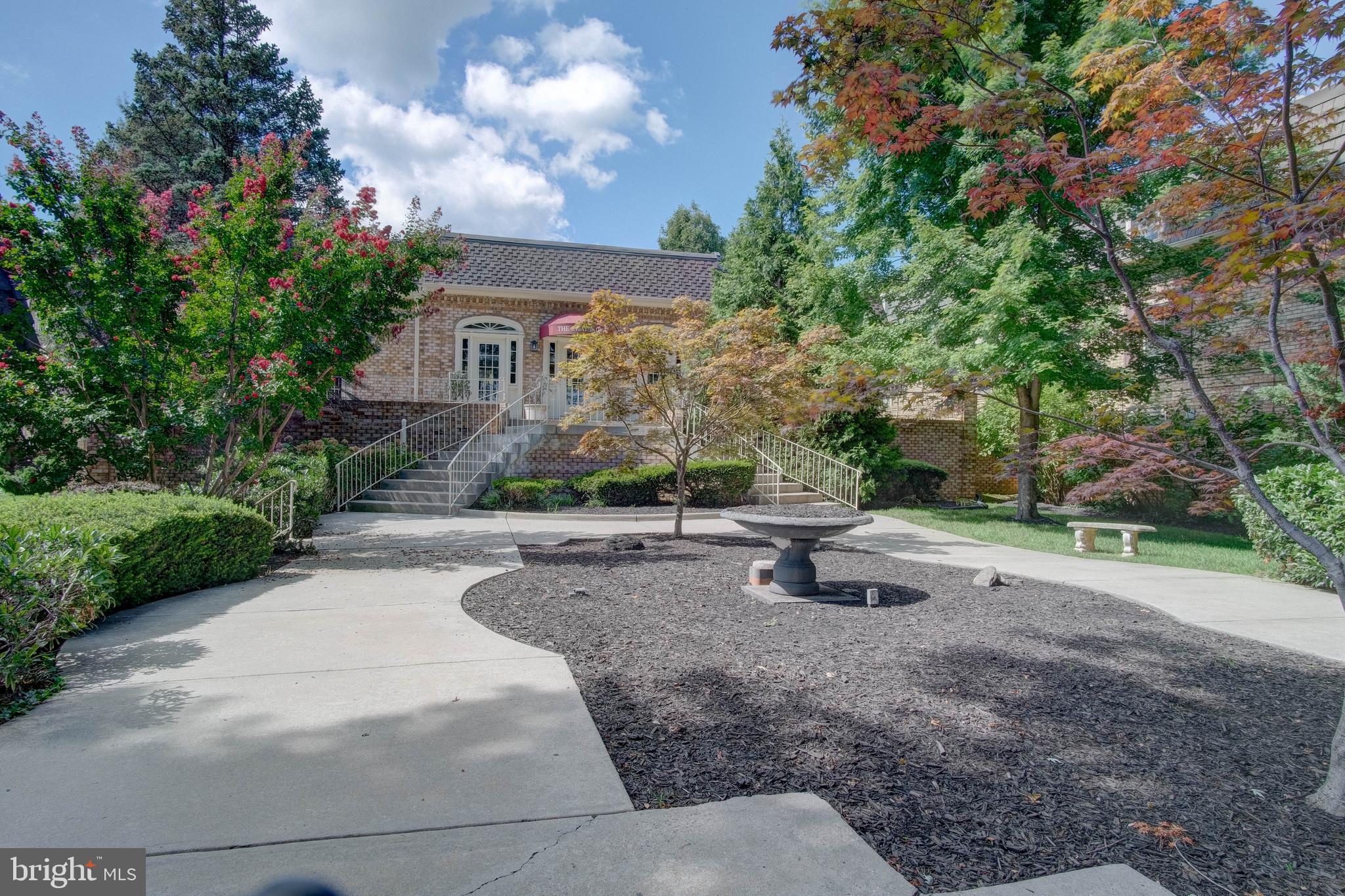 CHATEAUX CONDO - Residential Lease