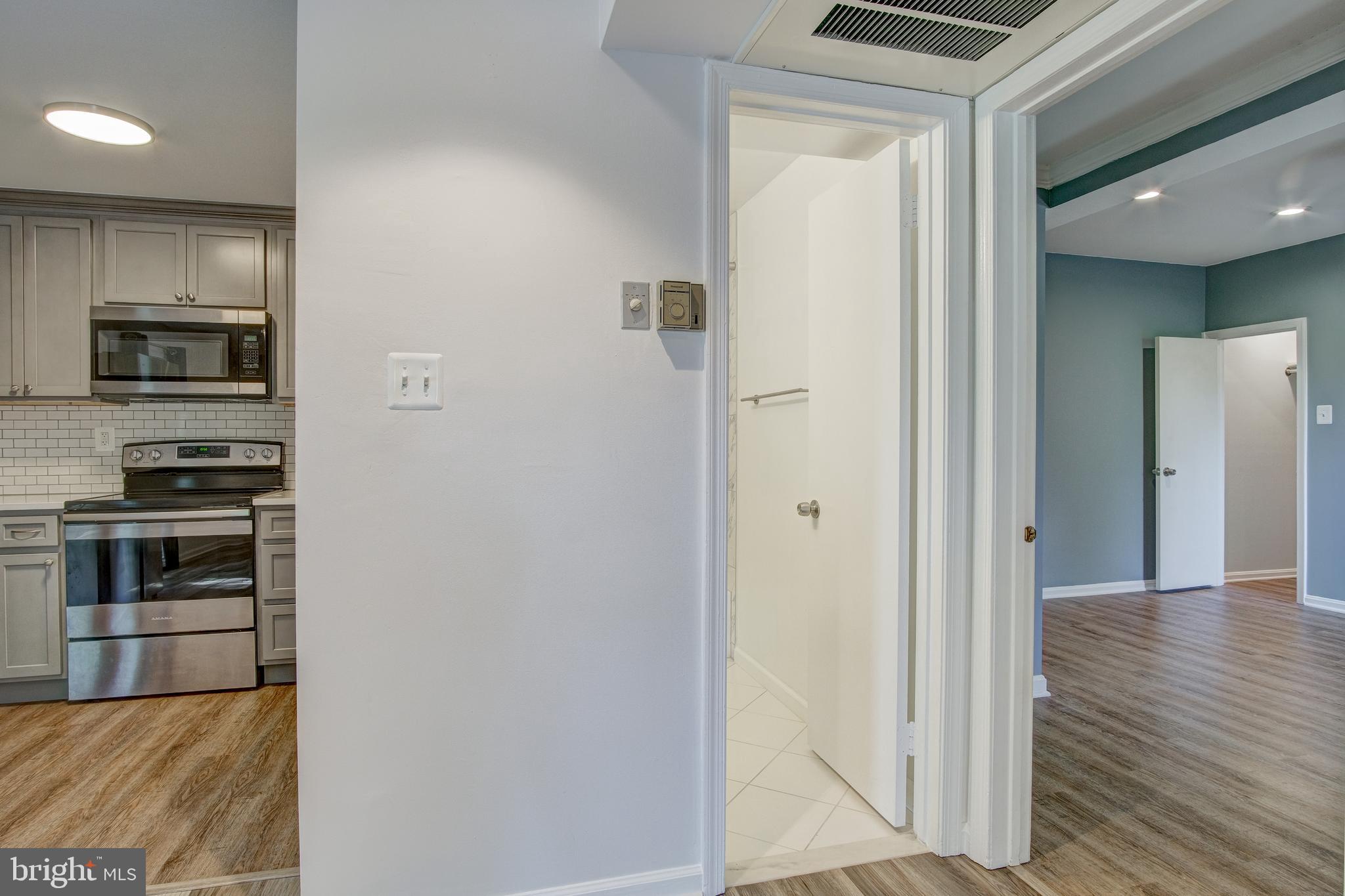 CHATEAUX CONDO - Residential Lease