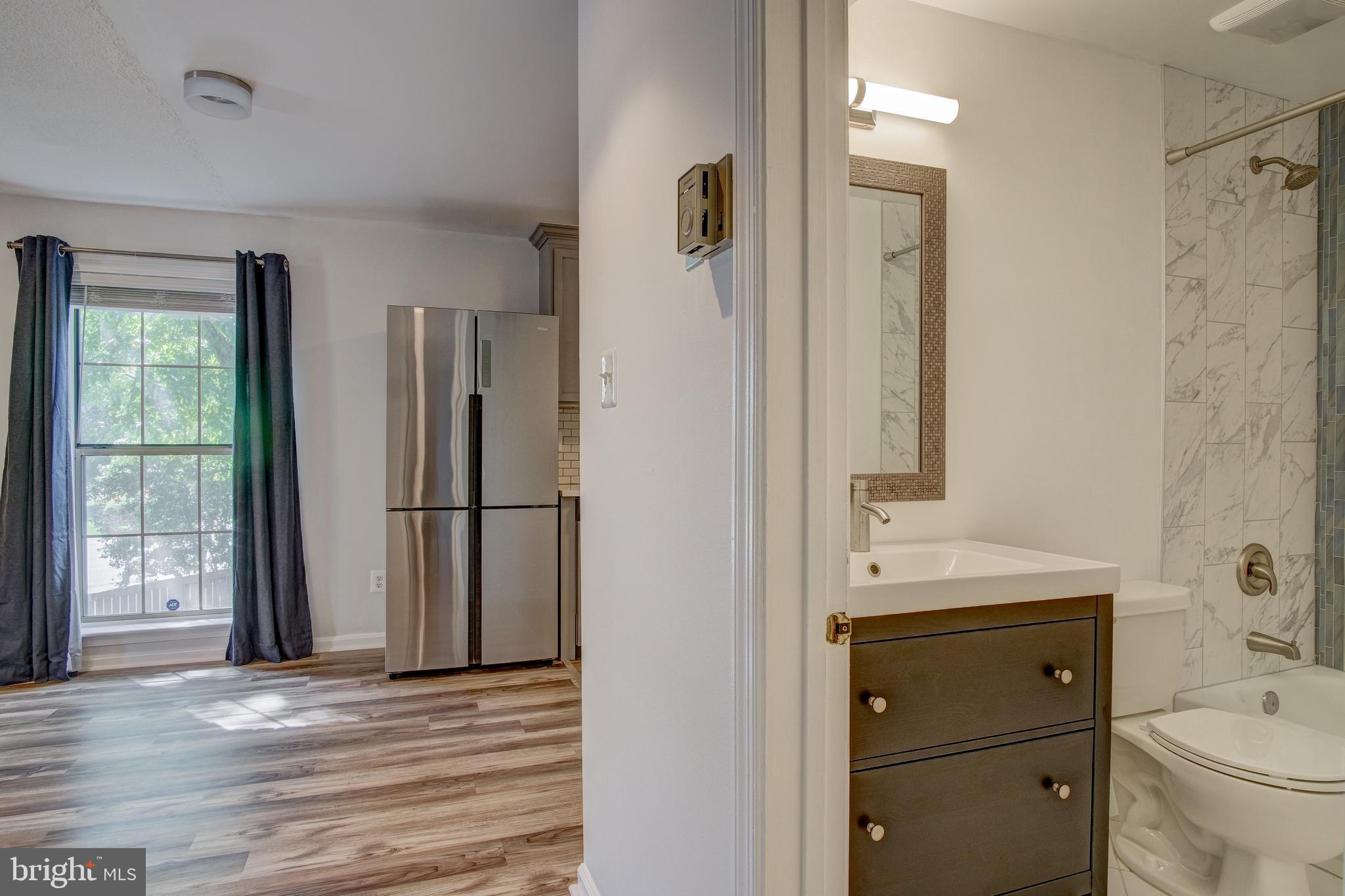 CHATEAUX CONDO - Residential Lease