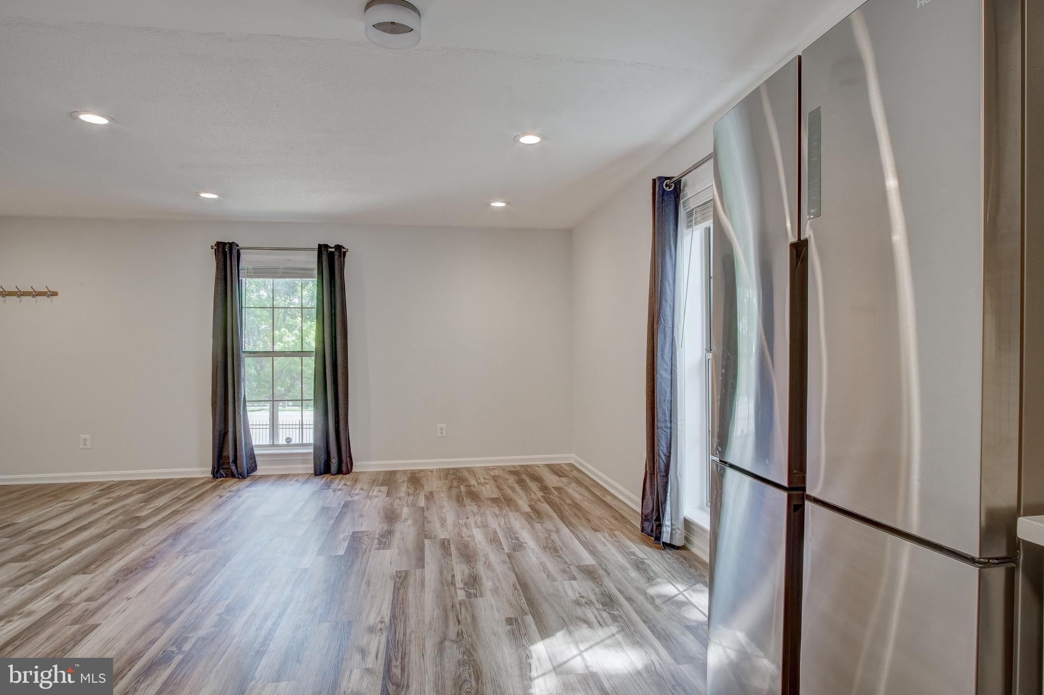 CHATEAUX CONDO - Residential Lease