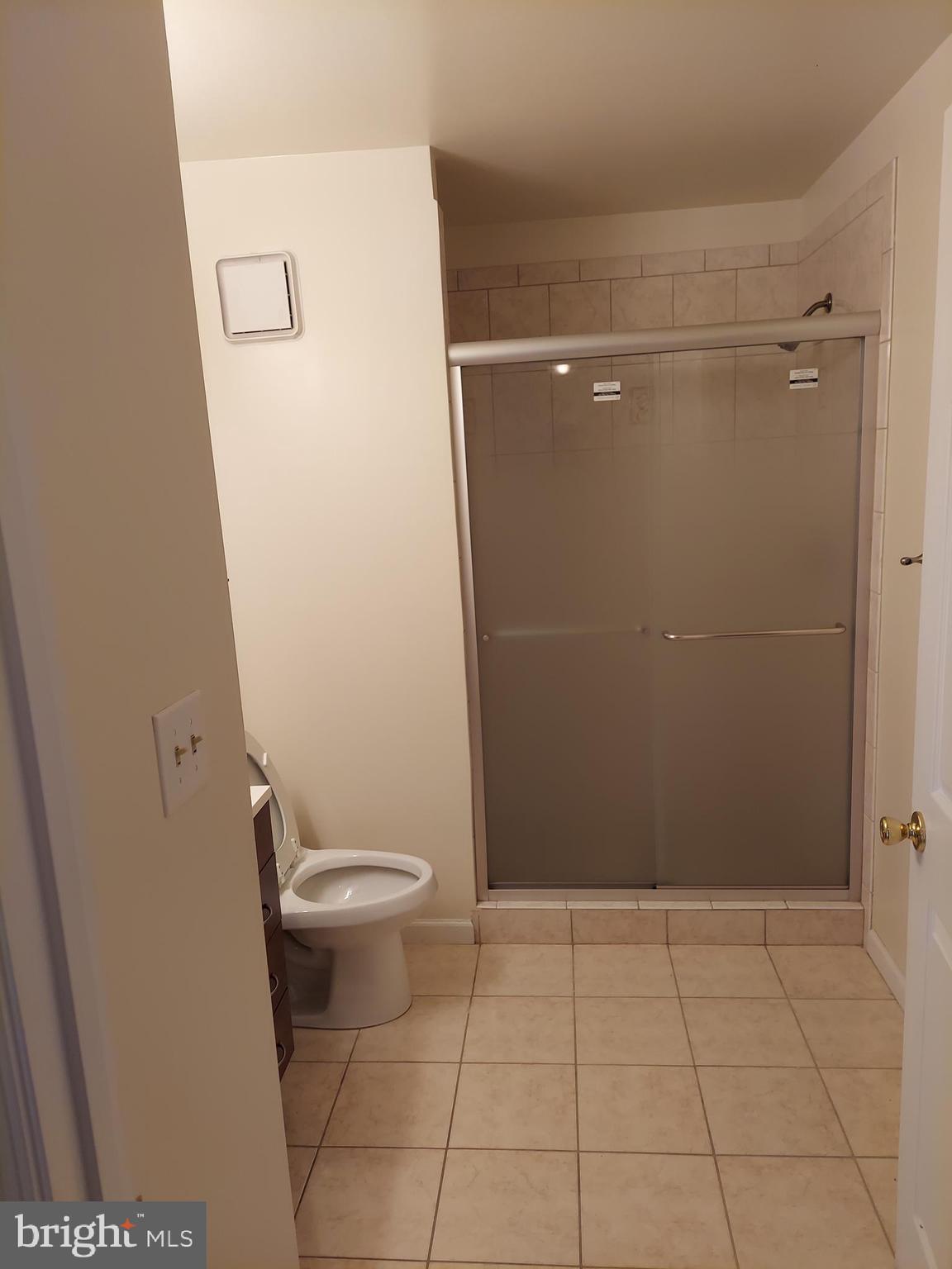 VISTAS 2 AT LAUREL - Residential Lease