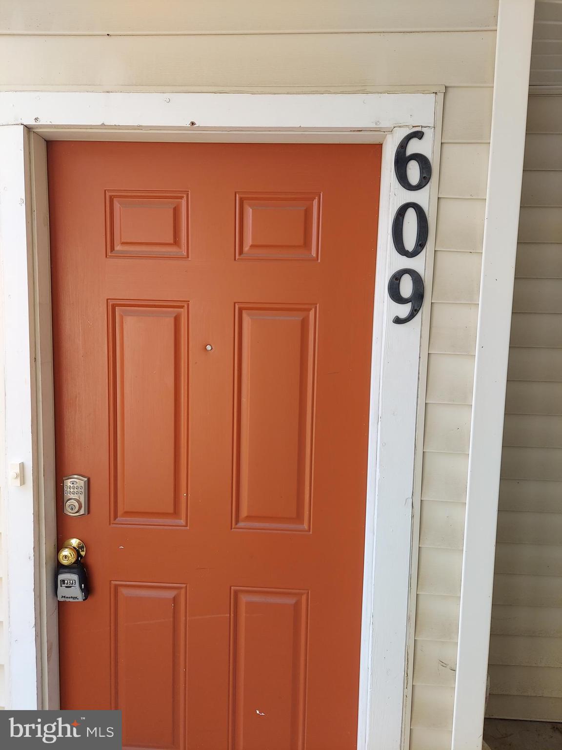 VISTAS 2 AT LAUREL - Residential Lease