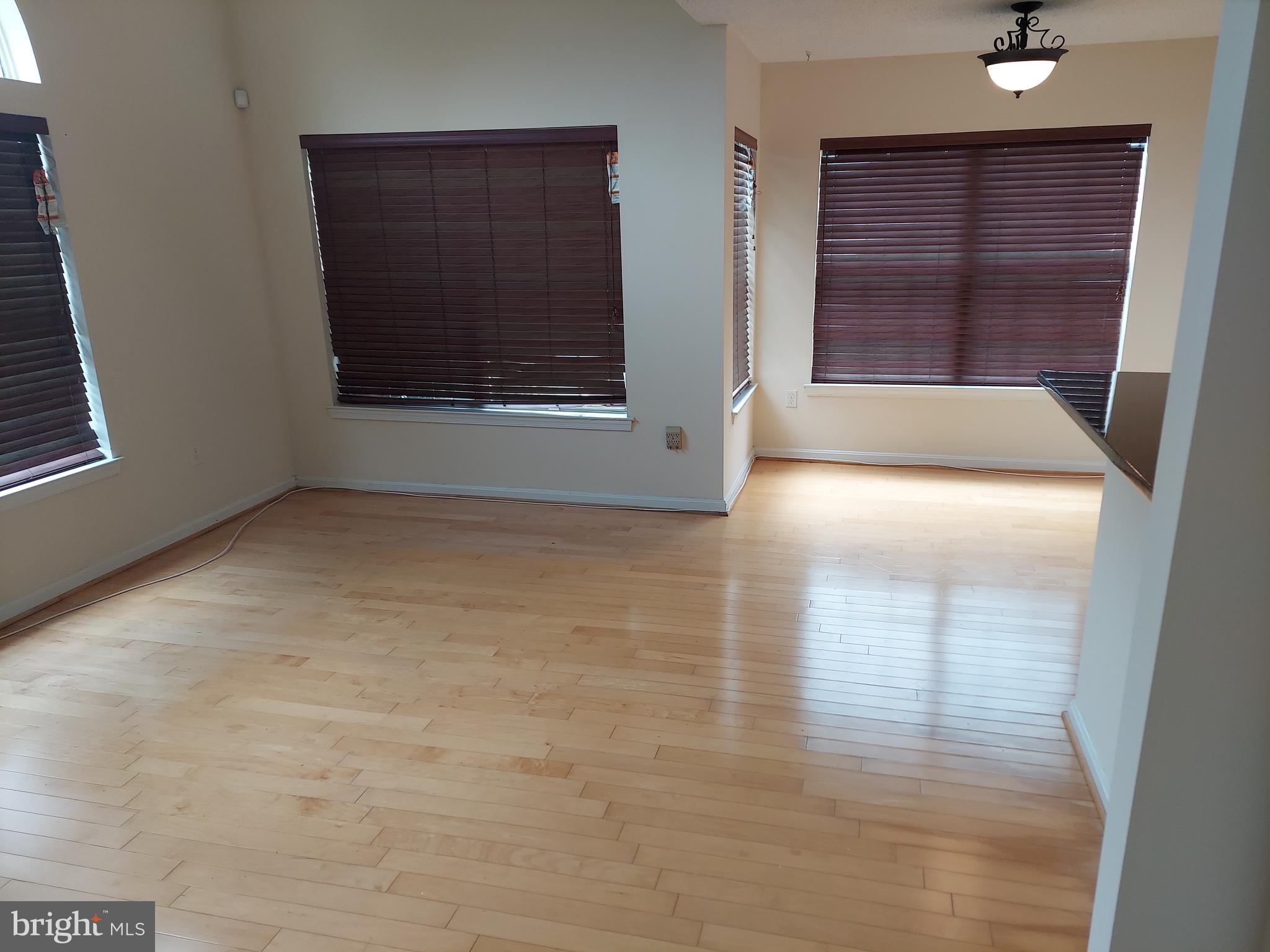 VISTAS 2 AT LAUREL - Residential Lease