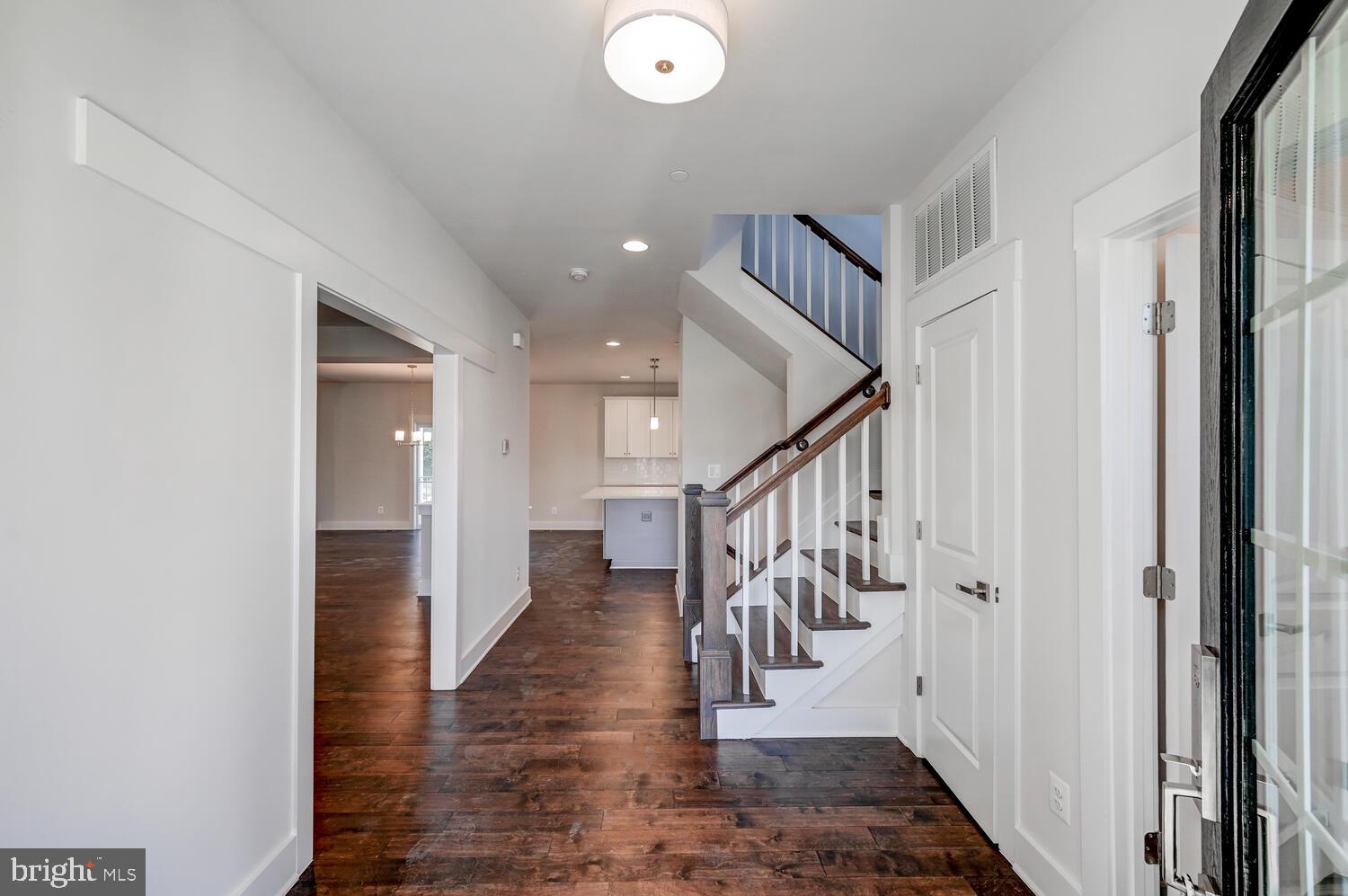 299 MEADOWCROFT LANE
