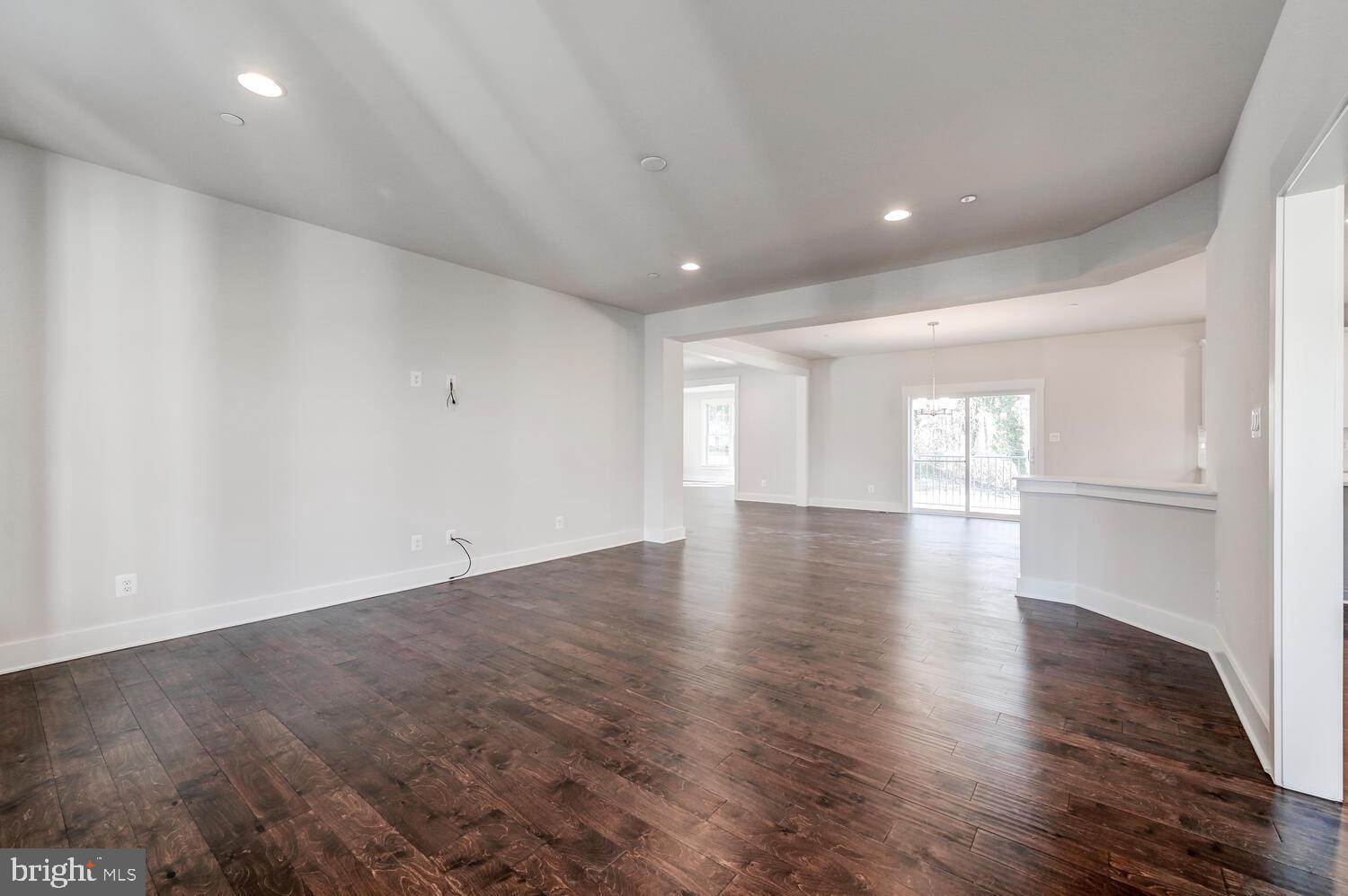 299 MEADOWCROFT LANE
