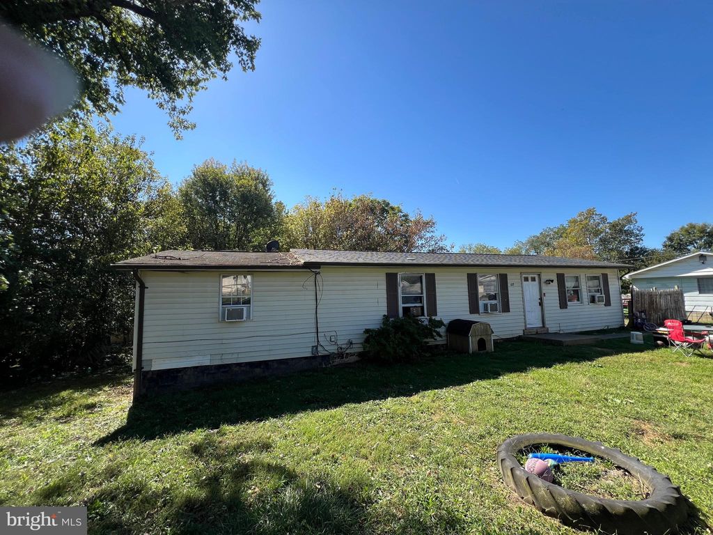 Photo of 32 Anvil Road, KEARNEYSVILLE, WV 25430 (MLS # WVJF2019760)