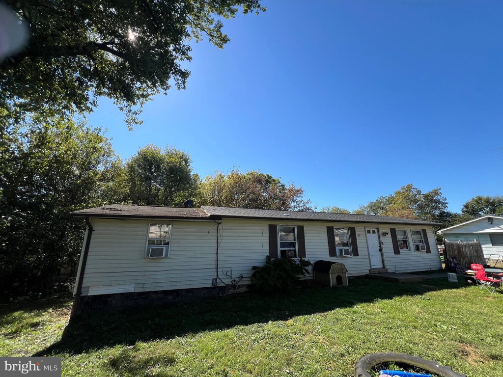 Photo of 32 Anvil Road, KEARNEYSVILLE, WV 25430 (MLS # WVJF2019760)