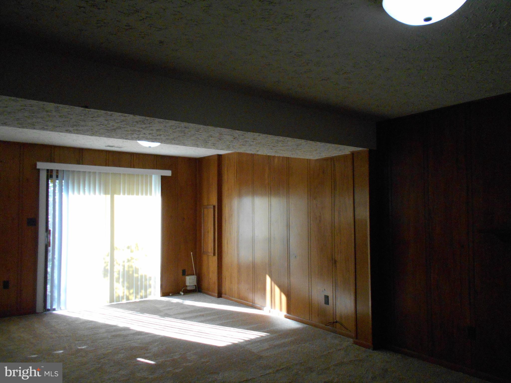 LAUREL BRANCH SUB - Residential Lease