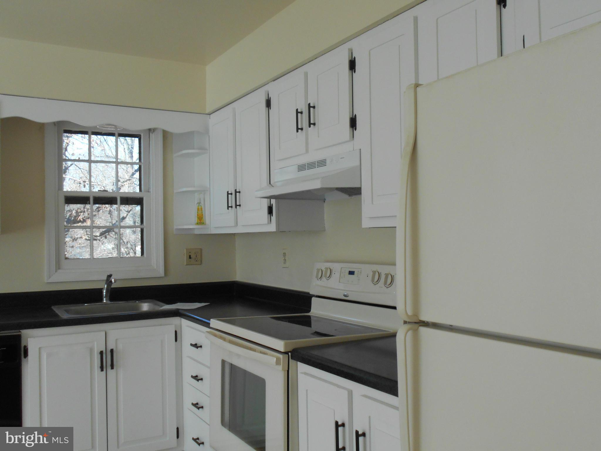 LAUREL BRANCH SUB - Residential Lease