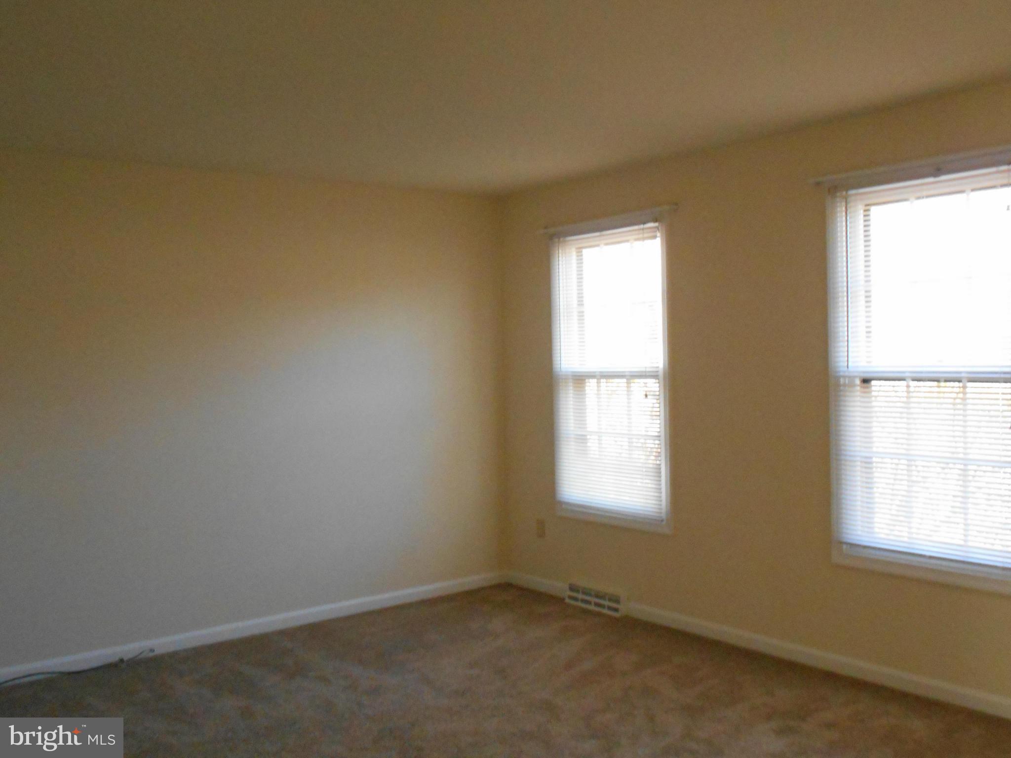 LAUREL BRANCH SUB - Residential Lease