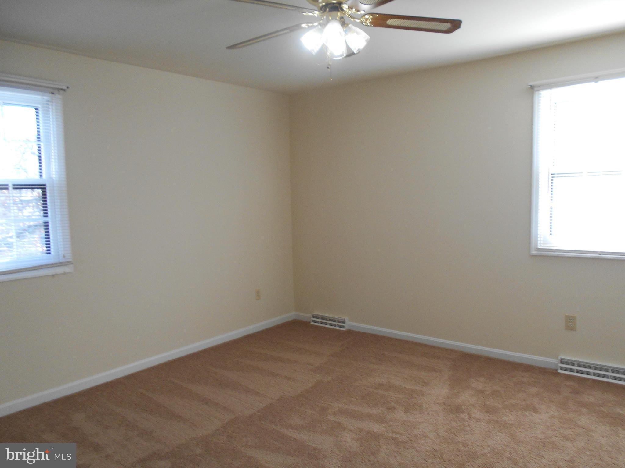 LAUREL BRANCH SUB - Residential Lease