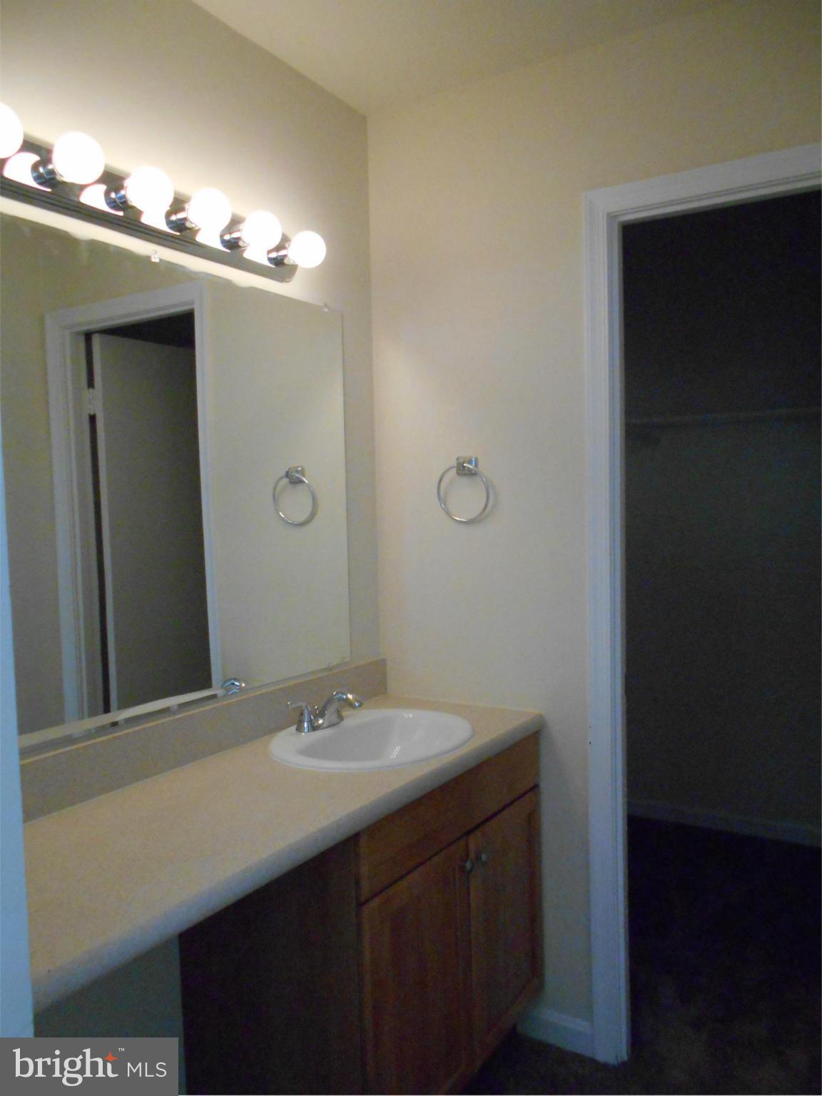 LAUREL BRANCH SUB - Residential Lease