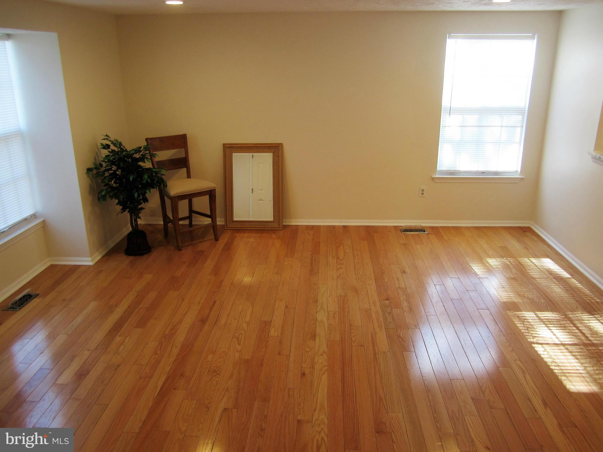 6085 ROCK GLEN DRIVE