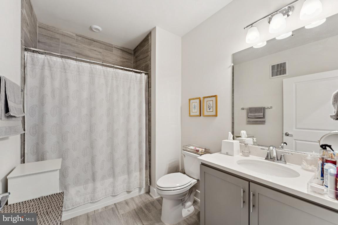 TOWER OAKS - Residential