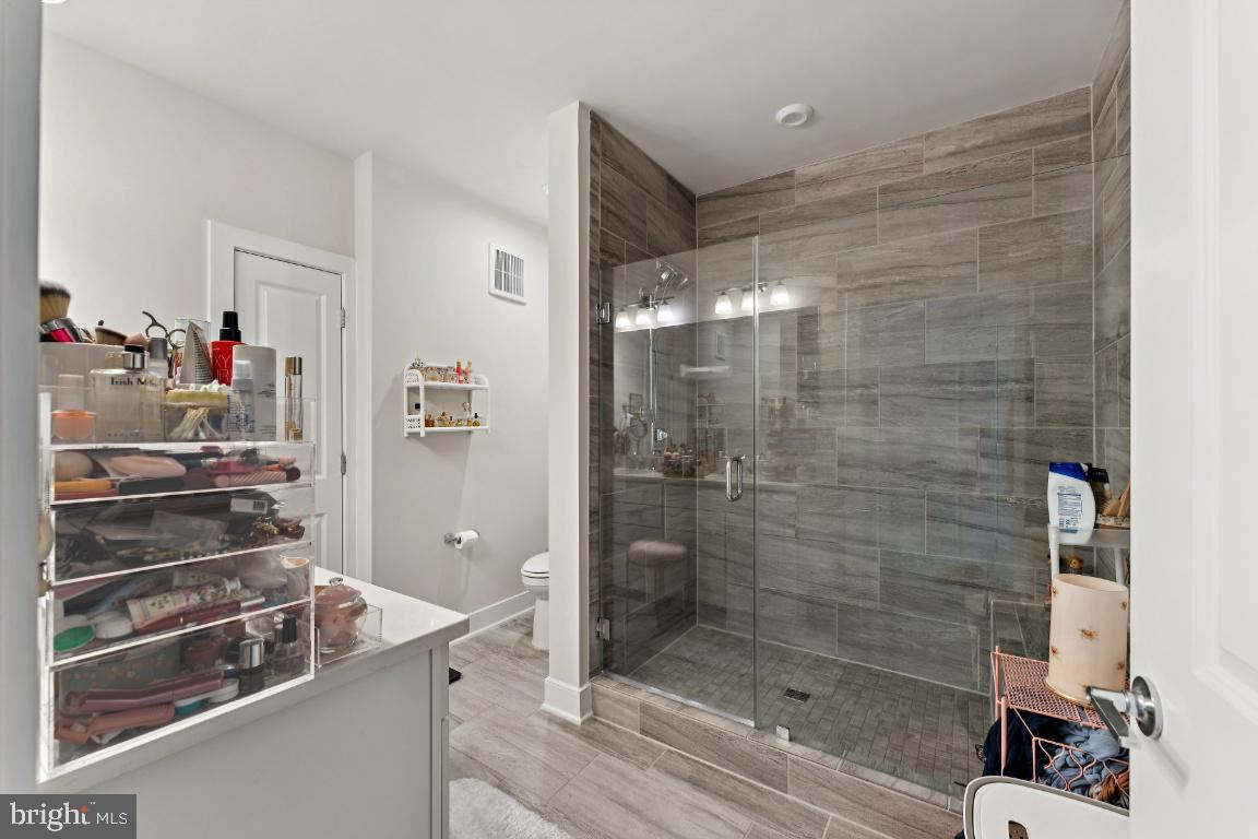 TOWER OAKS - Residential