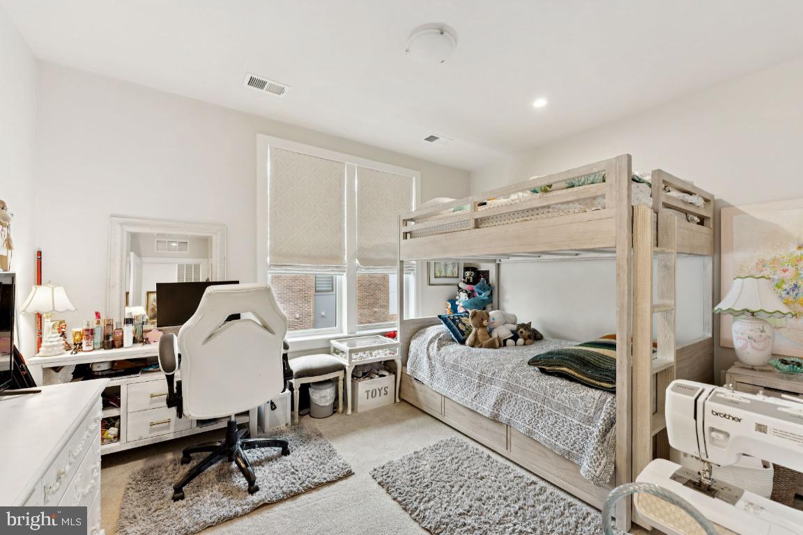 TOWER OAKS - Residential