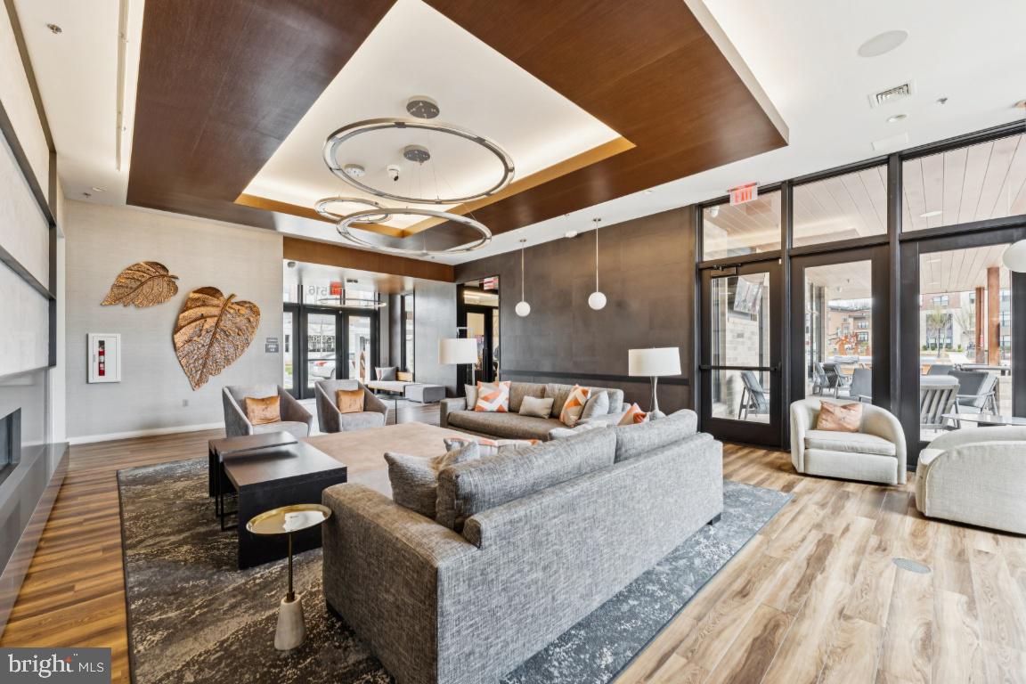 TOWER OAKS - Residential