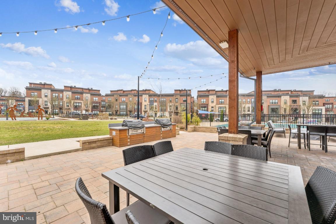 TOWER OAKS - Residential