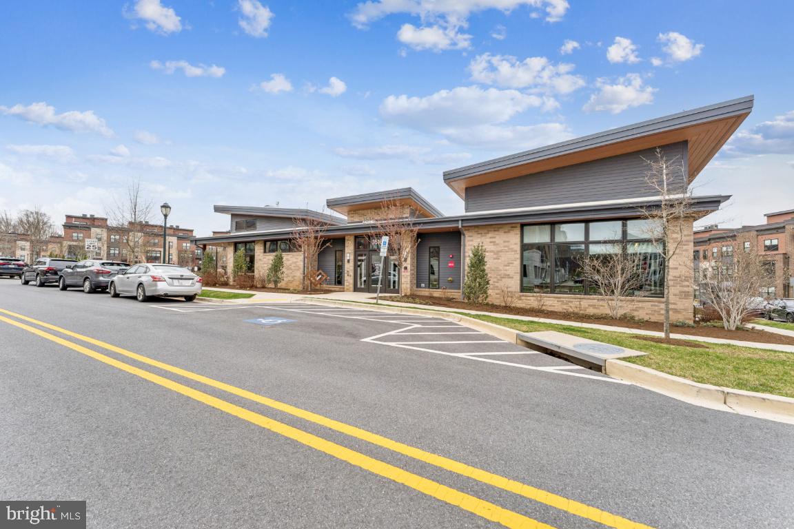 TOWER OAKS - Residential