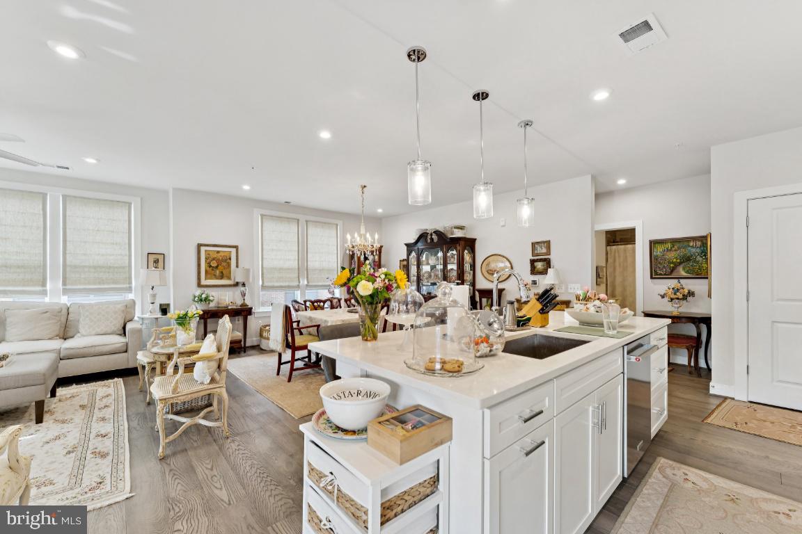 TOWER OAKS - Residential