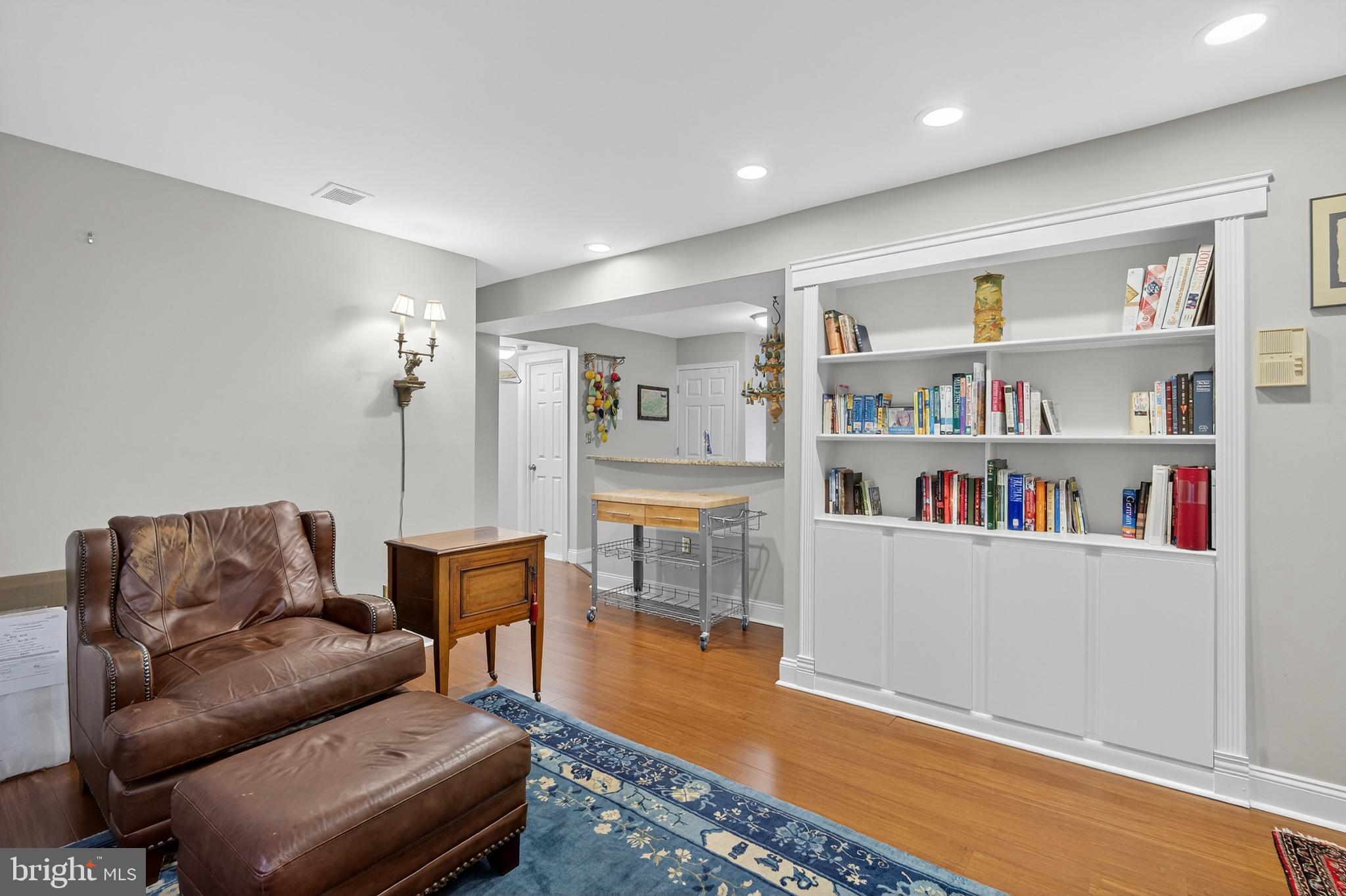 HARBOR TERRACE - Residential