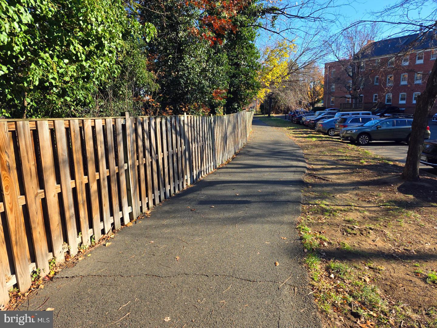 1407 E ABINGDON DRIVE 1