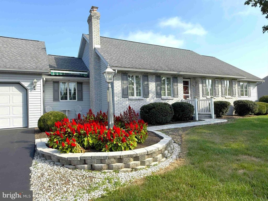 Photo of 5 Kurtz Drive, LITITZ, PA 17543 (MLS # PALA2077872)