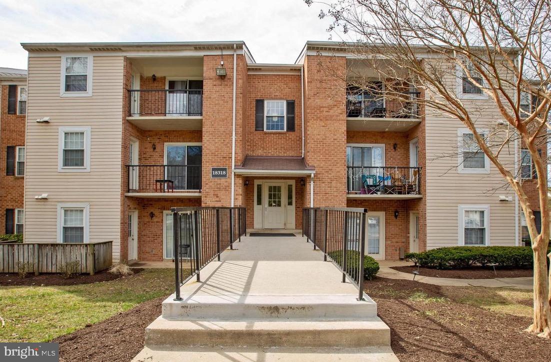 Photo 1 of 14 — 18318 STREAMSIDE DRIVE 202, GAITHERSBURG, MD 20879
