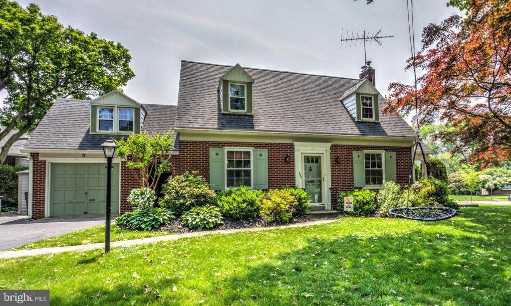 Photo of 800 MARTHA AVE, LANCASTER, PA 17601 (MLS # PALA2035312)