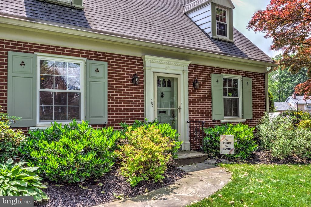 Photo of 800 MARTHA AVE, LANCASTER, PA 17601 (MLS # PALA2035312)