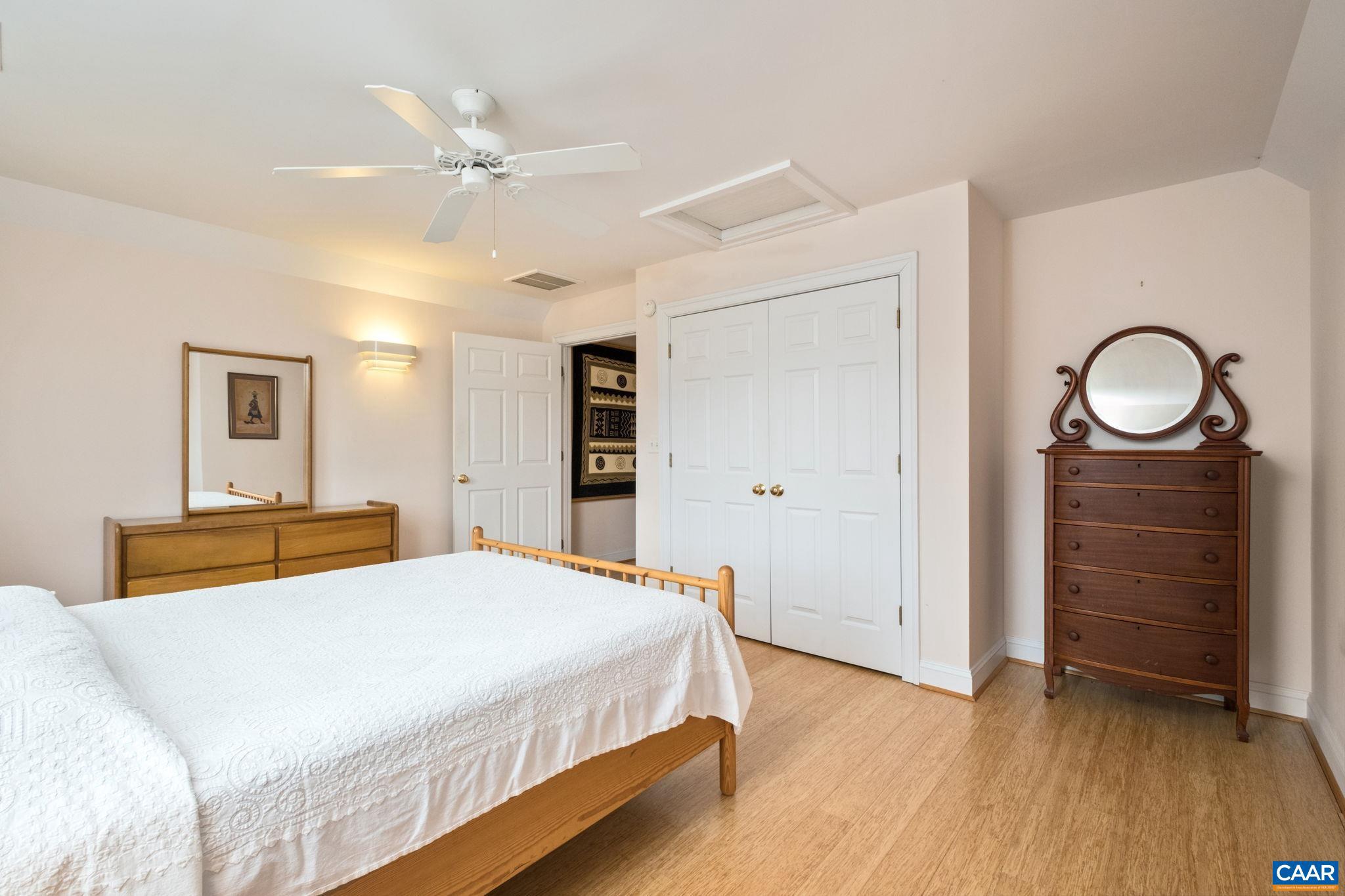 CEDAR LAKE - Residential