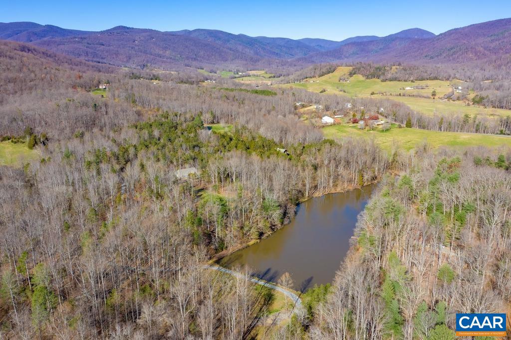 CEDAR LAKE - Residential