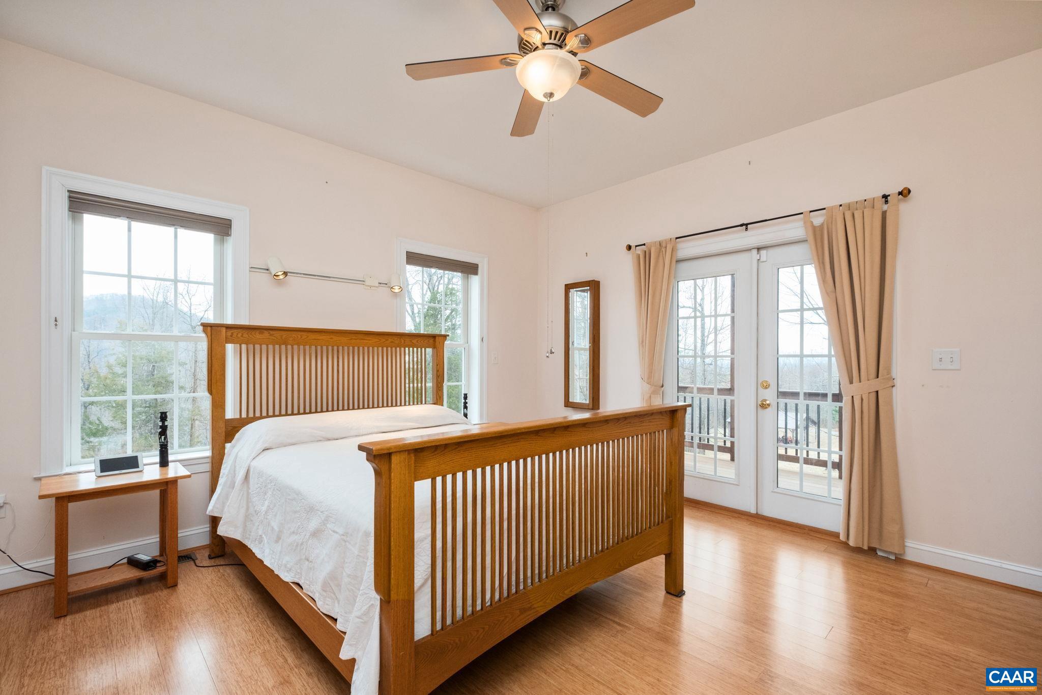 CEDAR LAKE - Residential