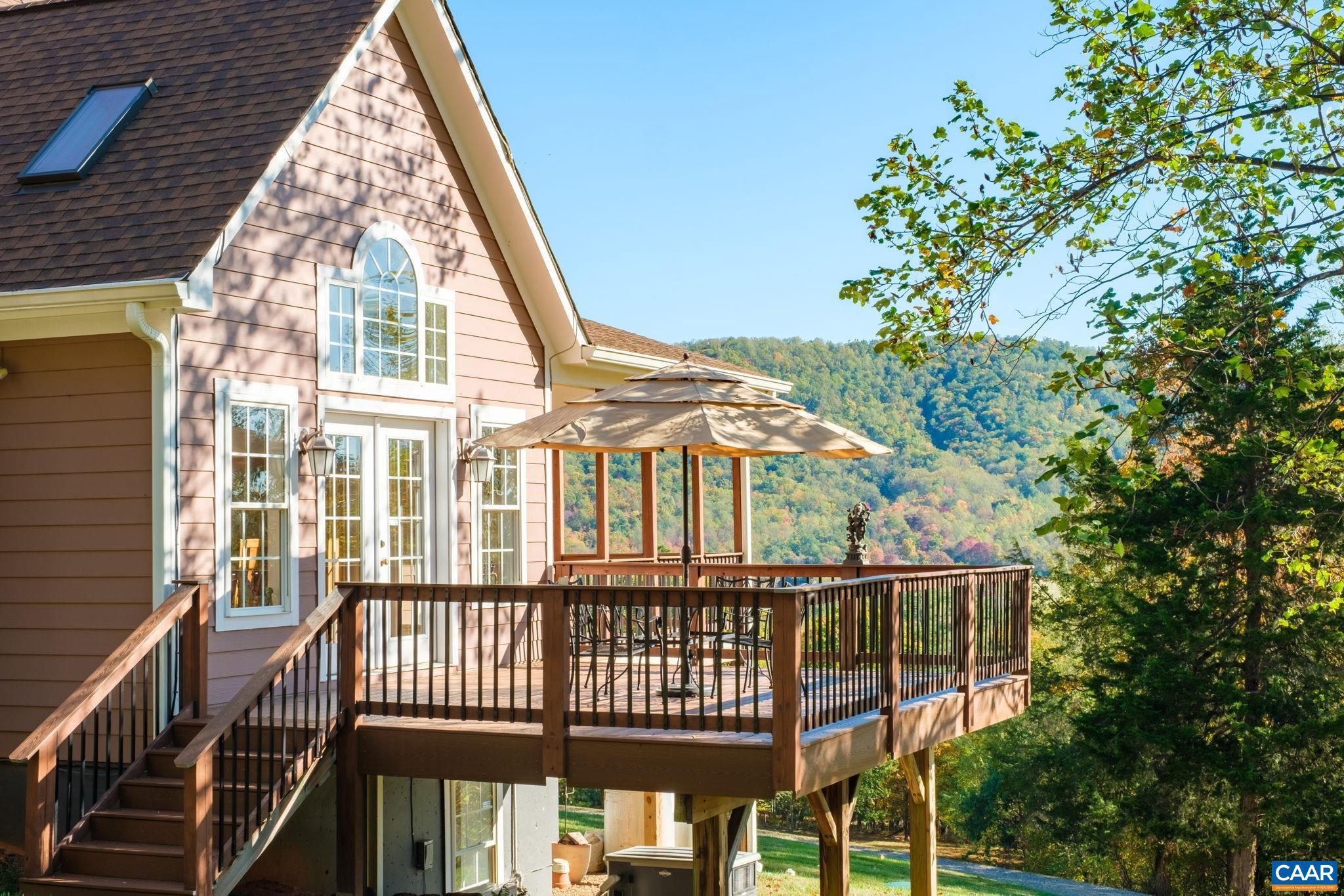 CEDAR LAKE - Residential