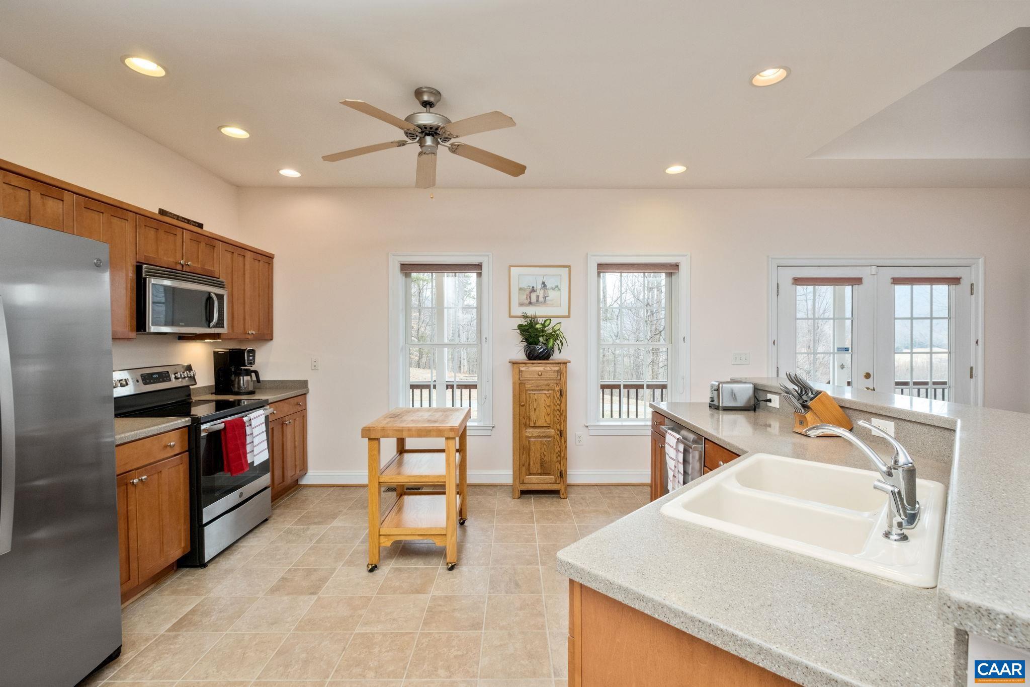 CEDAR LAKE - Residential