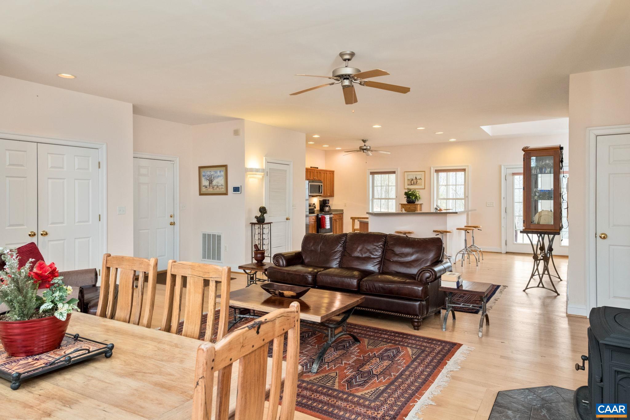 CEDAR LAKE - Residential