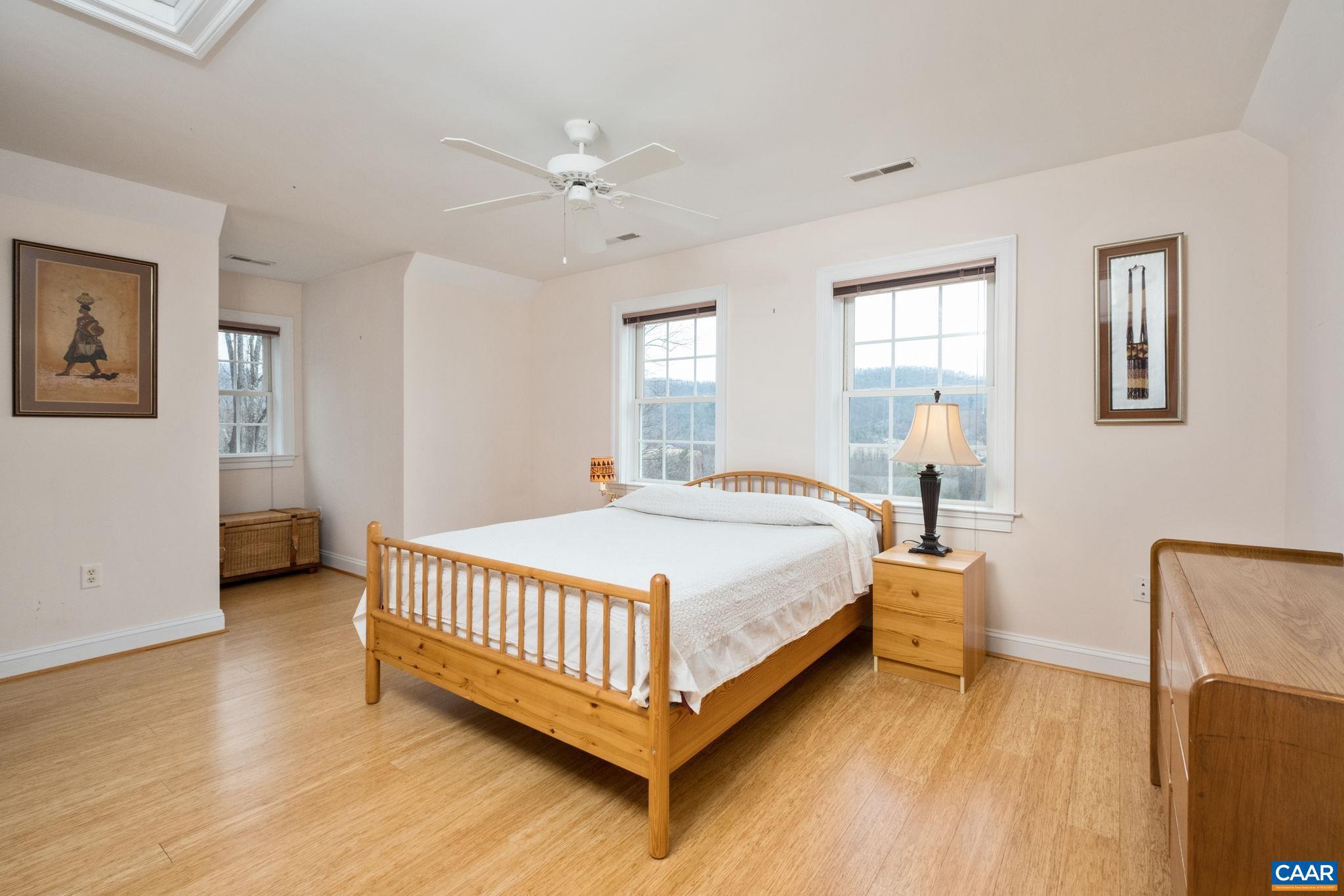 CEDAR LAKE - Residential