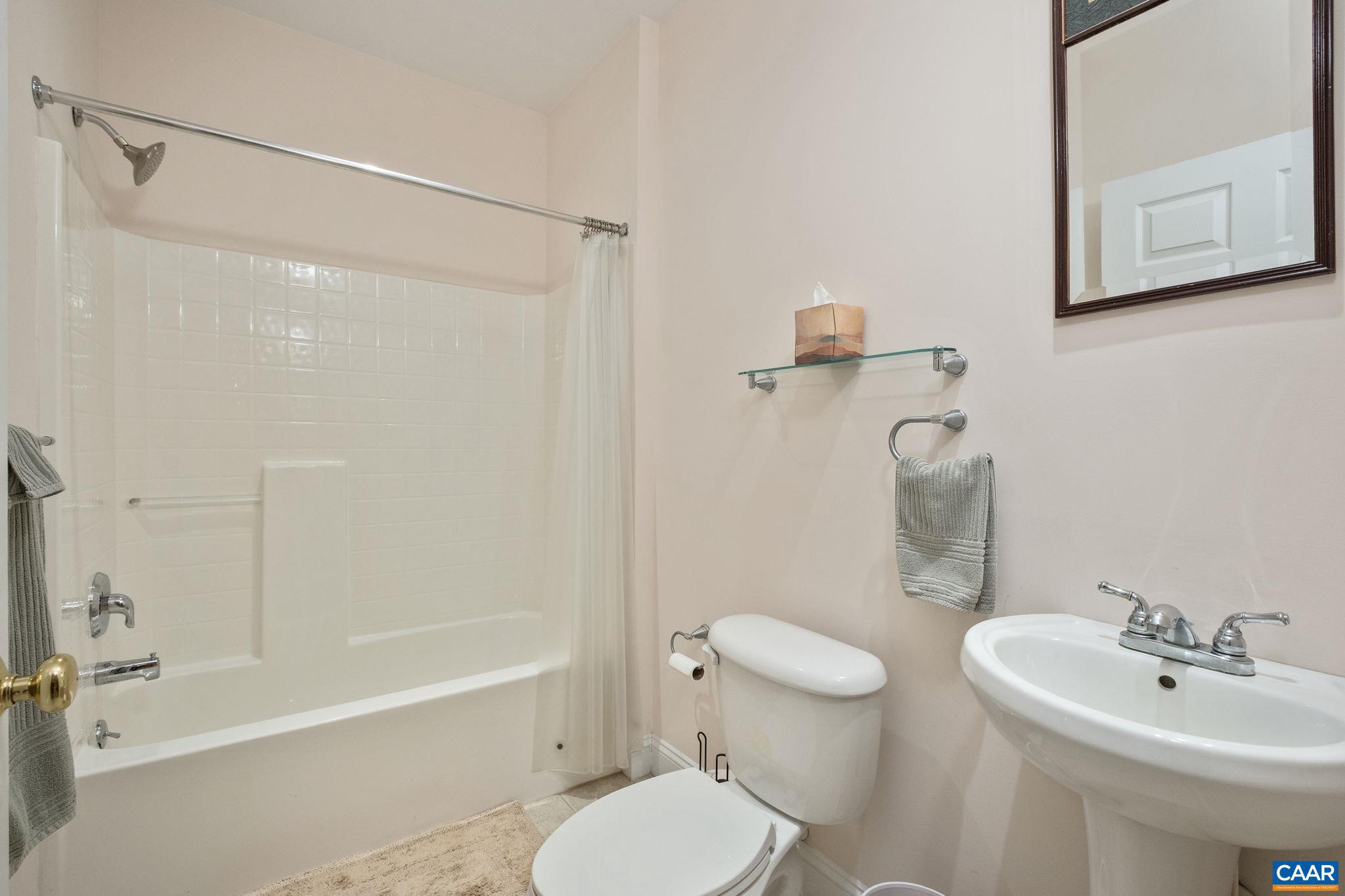 CEDAR LAKE - Residential