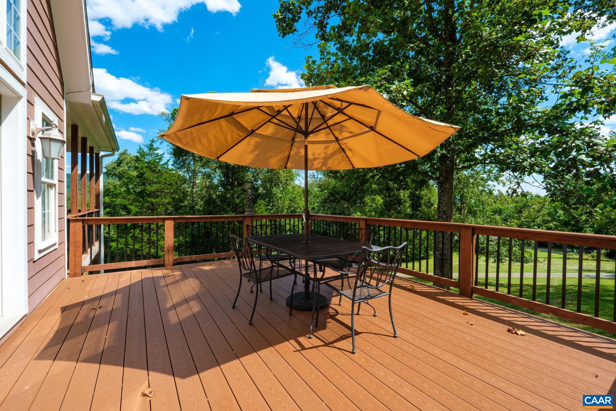 CEDAR LAKE - Residential