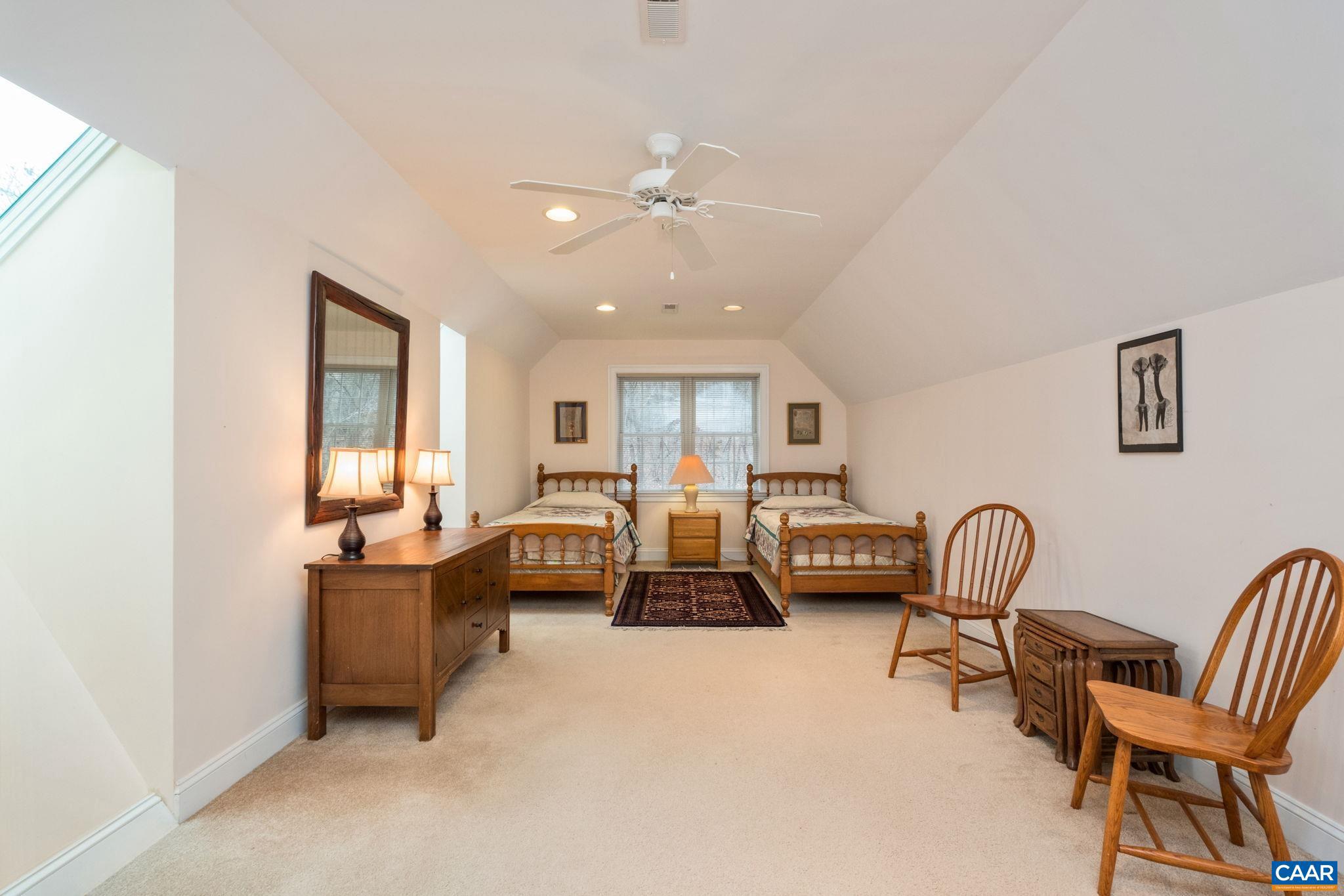 CEDAR LAKE - Residential