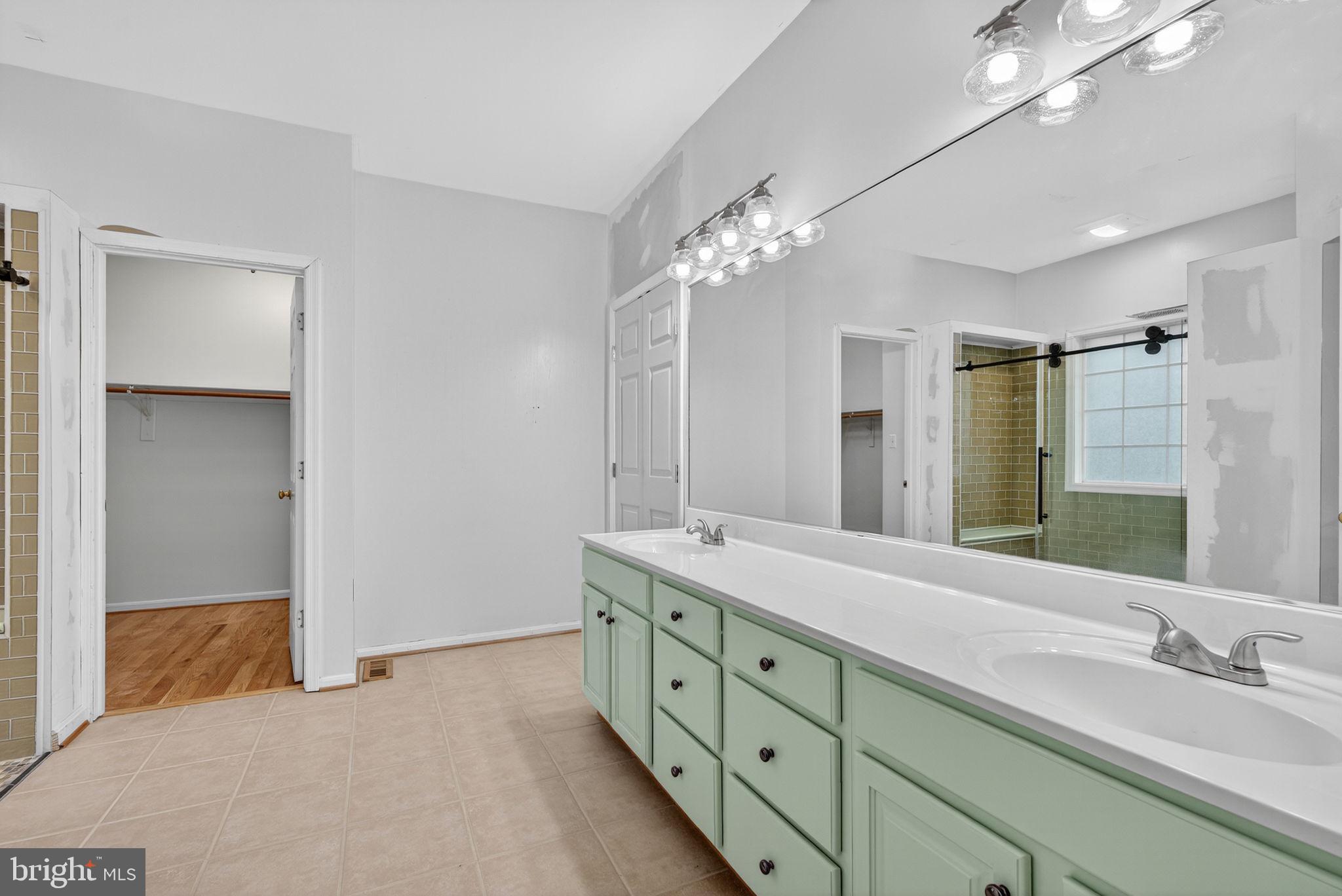 EASTLAND - Residential